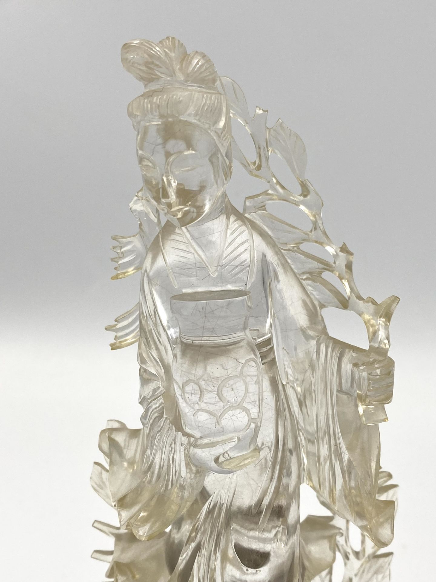 Early 20th century Chinese carved rock crystal figure of Guanyin - Image 7 of 10