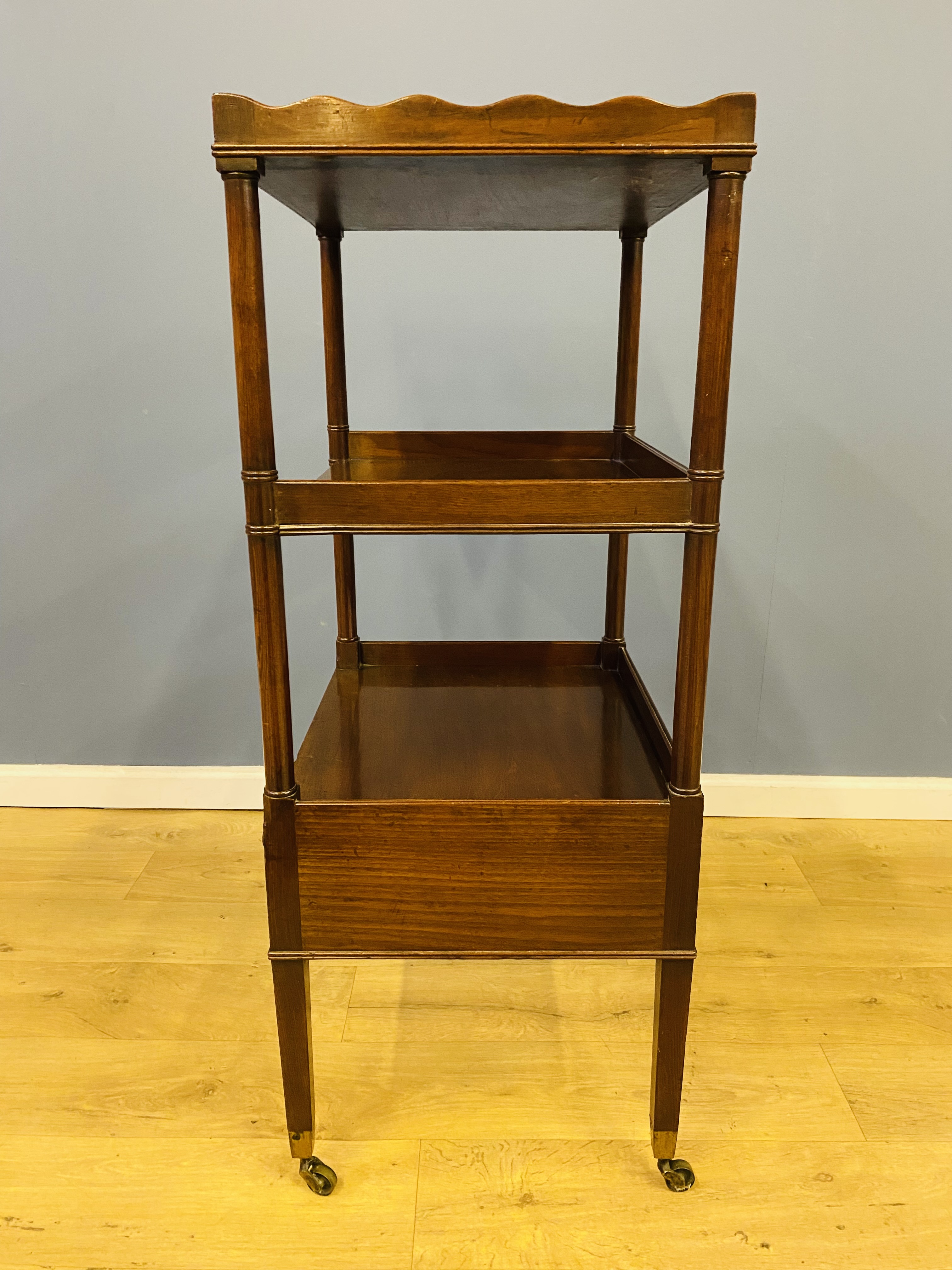 Georgian mahogany three tier etagere - Image 3 of 8