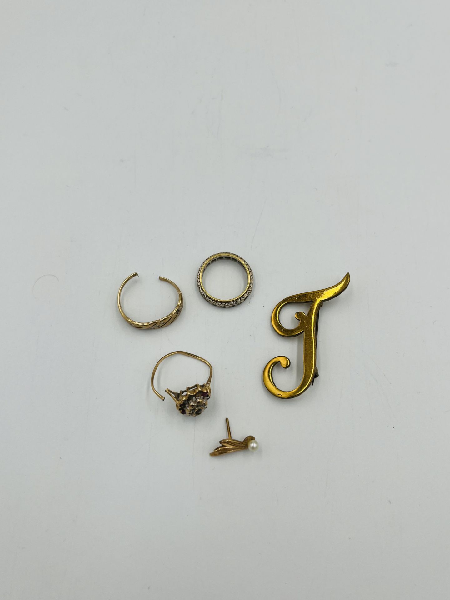 Two scrap 9ct gold rings and other items - Image 3 of 14