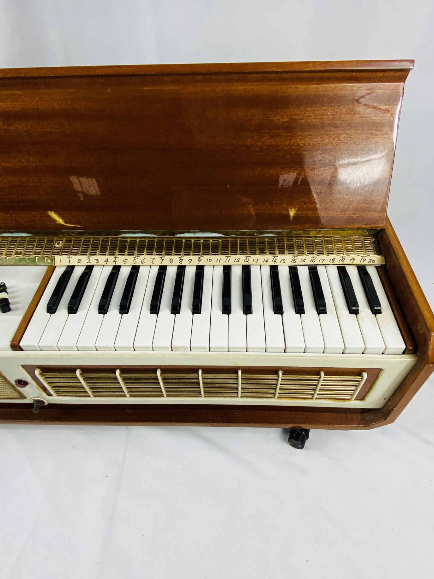 Gianorgani portable electric organ - Image 3 of 4