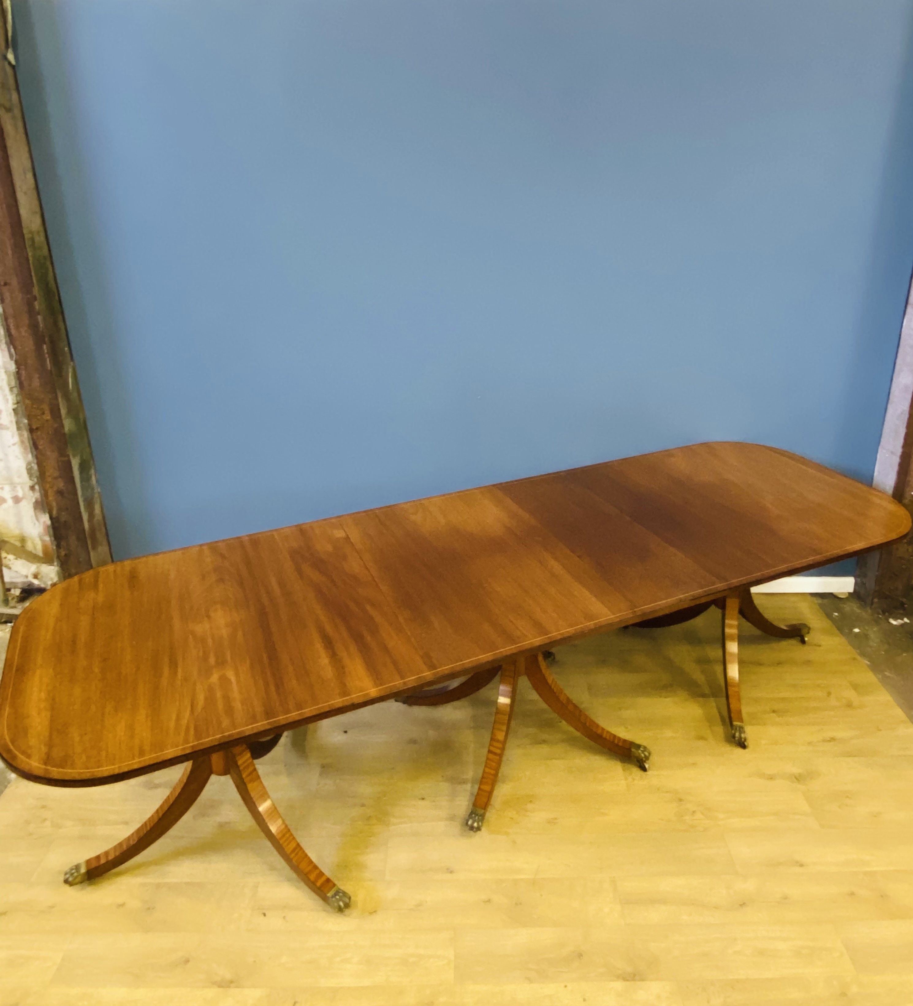 Mahogany triple pillar dining table - Image 2 of 5