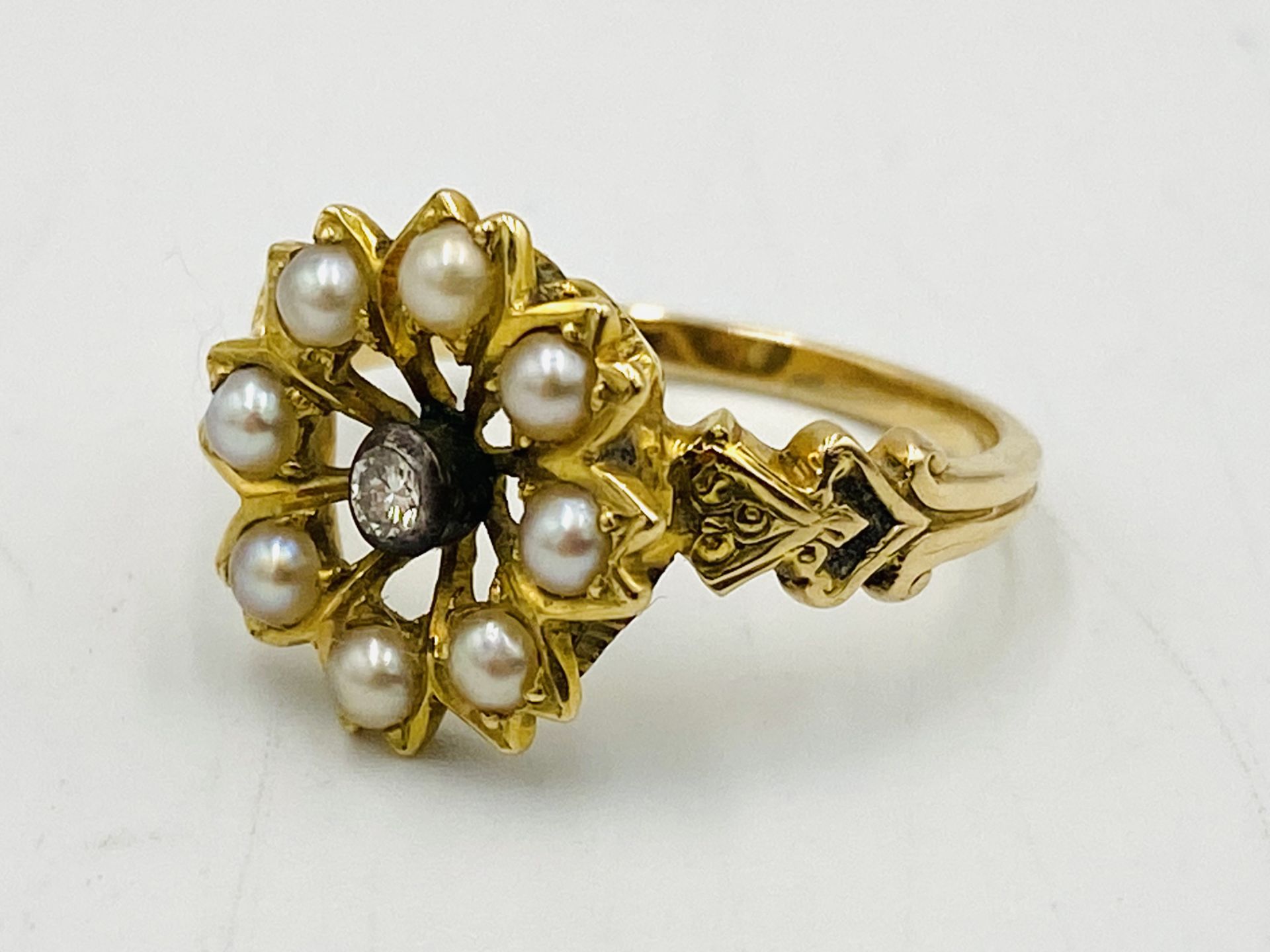Victorian 18ct gold ring - Image 3 of 4