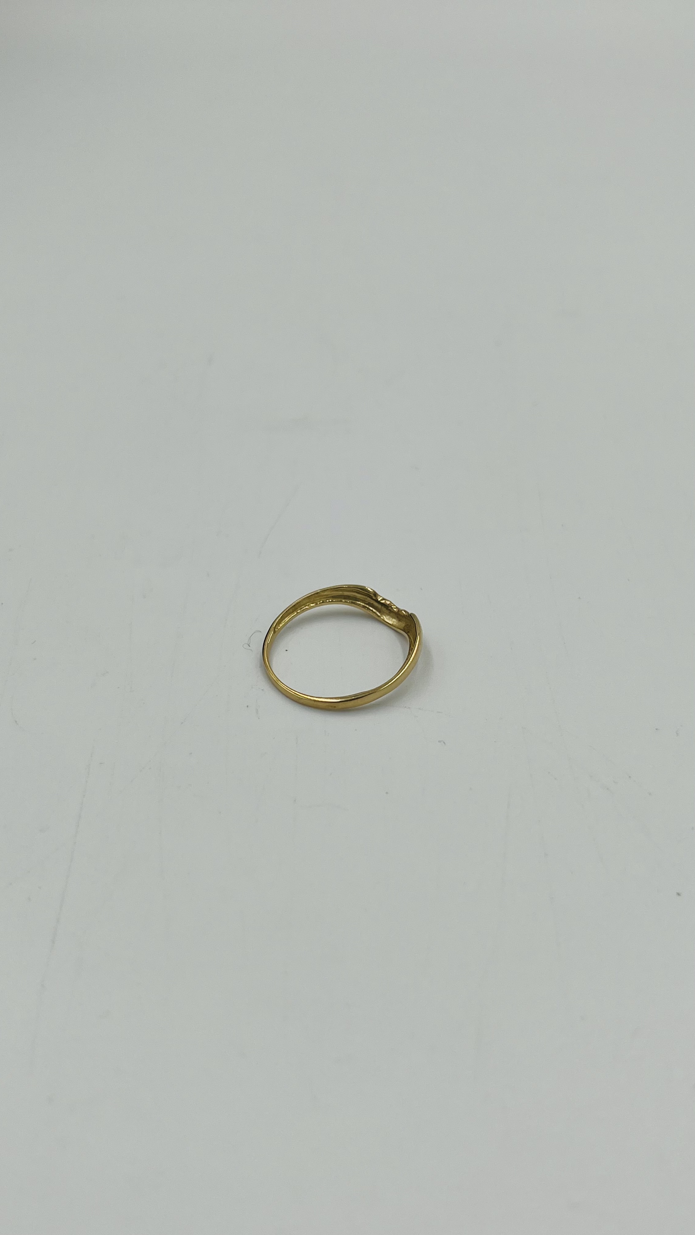 9ct gold ring together with a similar yellow metal ring - Image 8 of 8