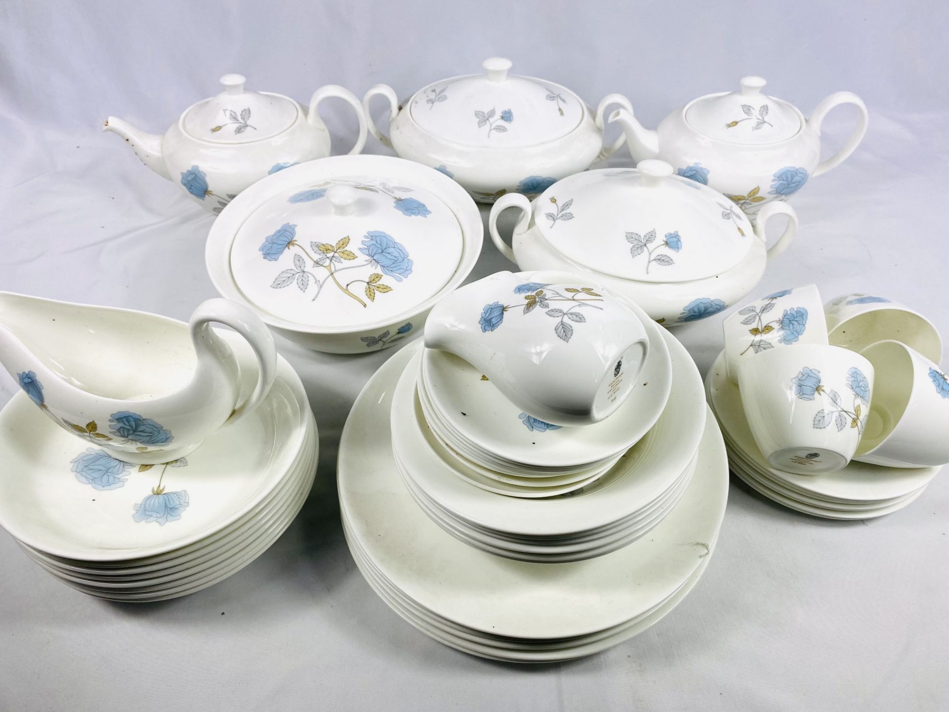 Wedgwood Ice Rose part dinner service