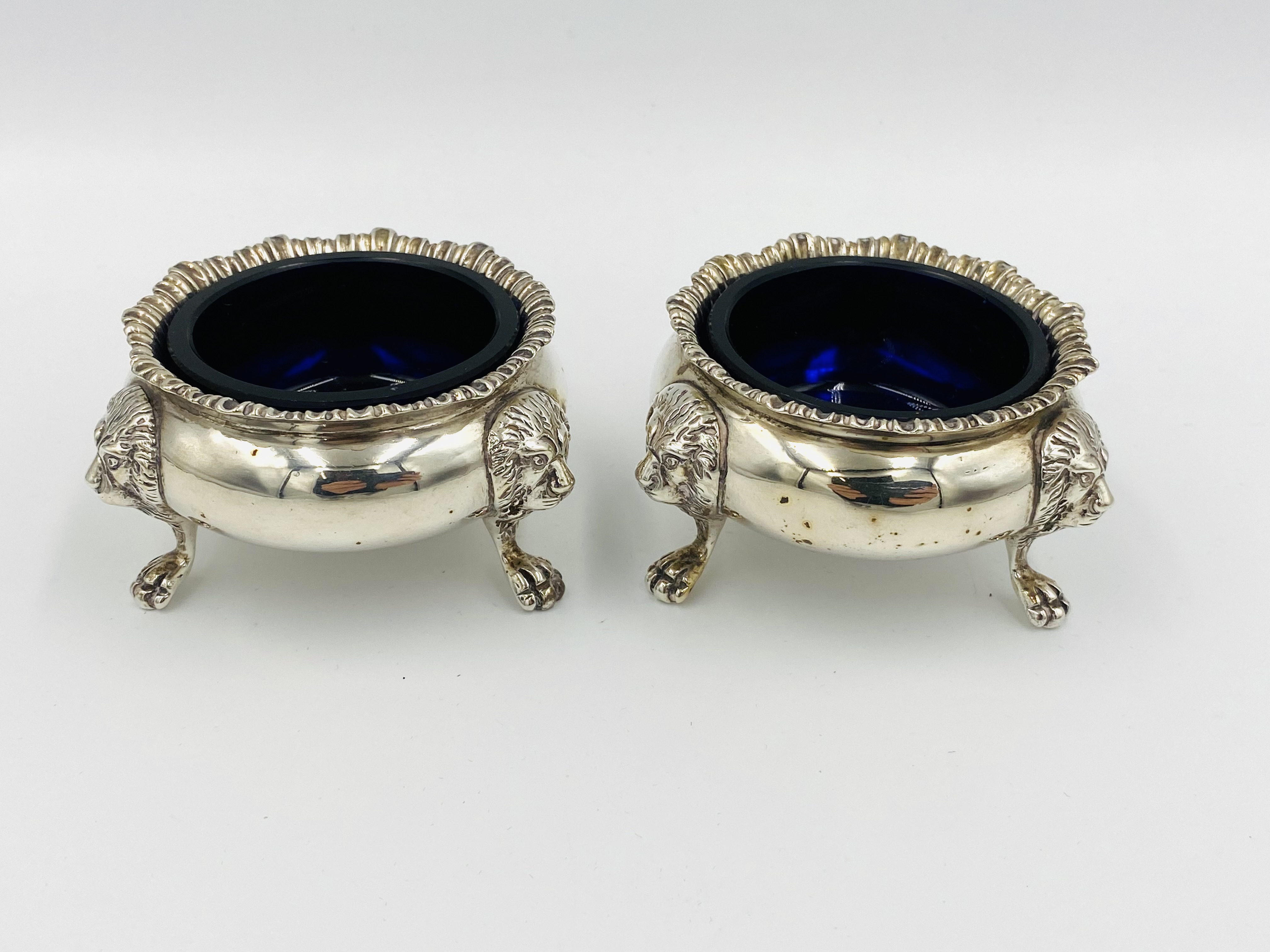 A pair of silver cruet bowls together with a silver filigree bonbon dish - Image 7 of 7