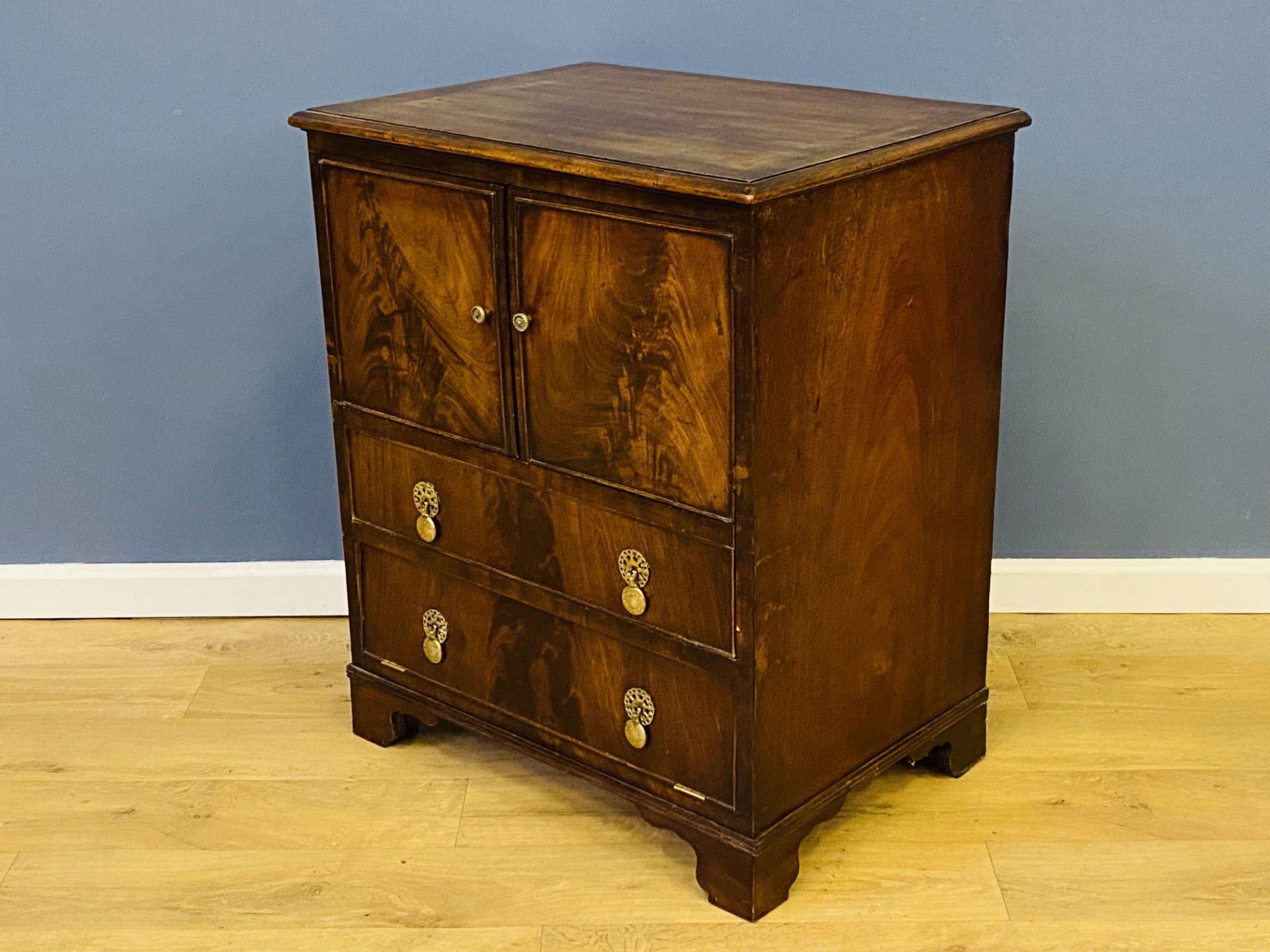 19th century mahogany bedside cabinet - Image 3 of 5
