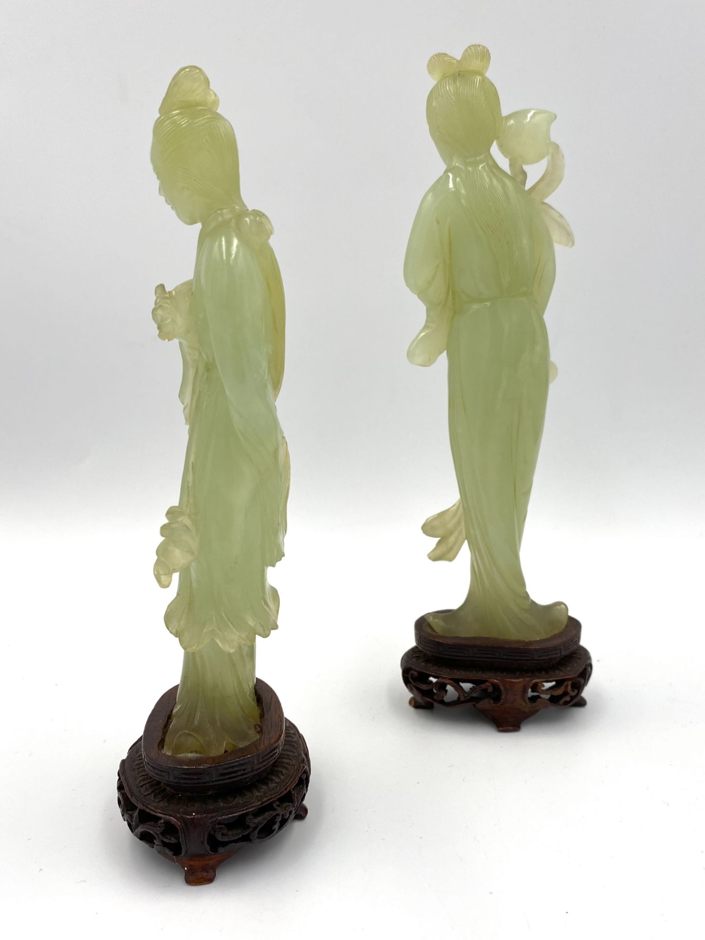 Pair of early 20th century chinese carved jade figures of Guanyin - Image 2 of 13