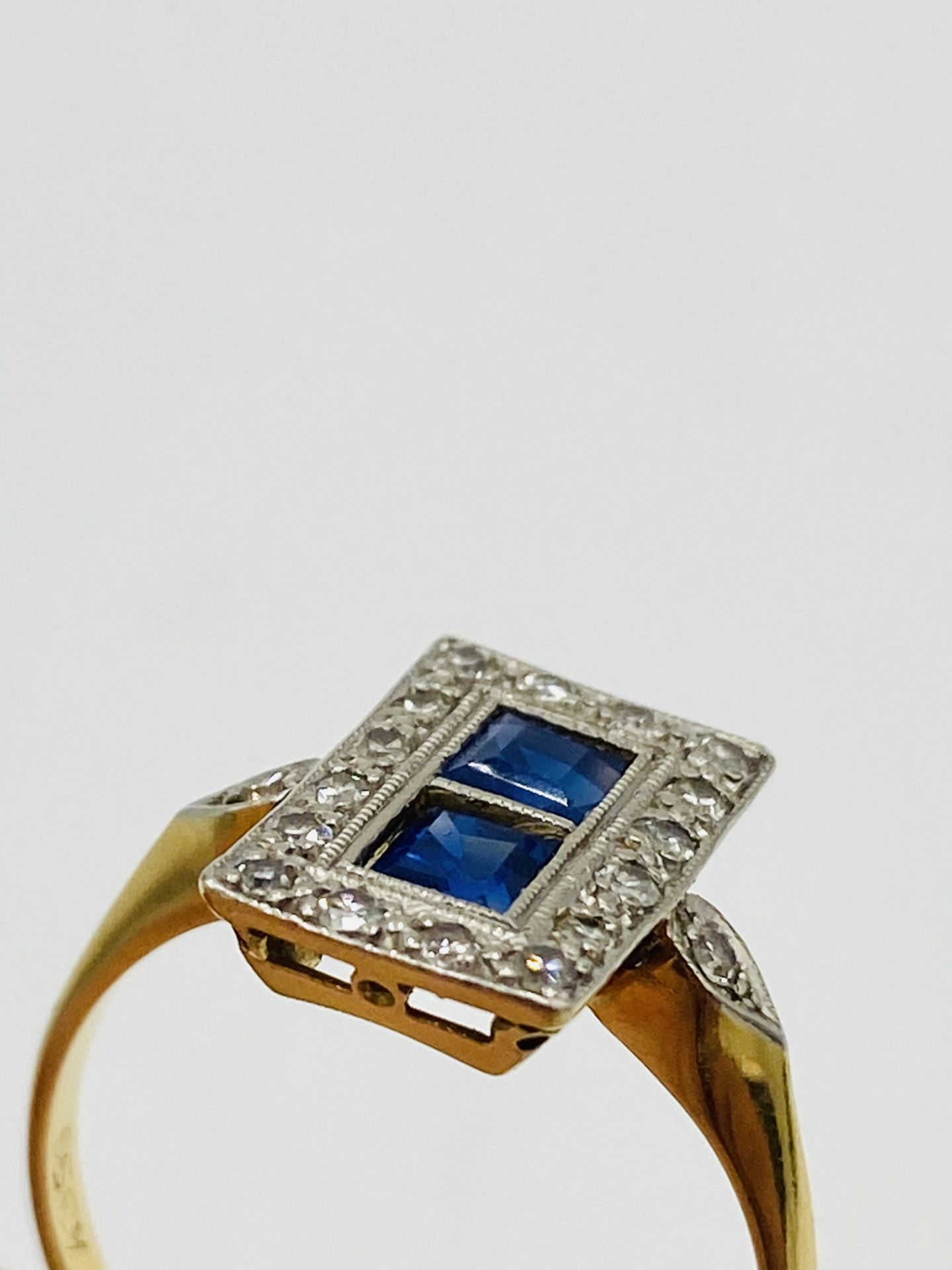 18ct gold, sapphire of diamond ring - Image 2 of 4