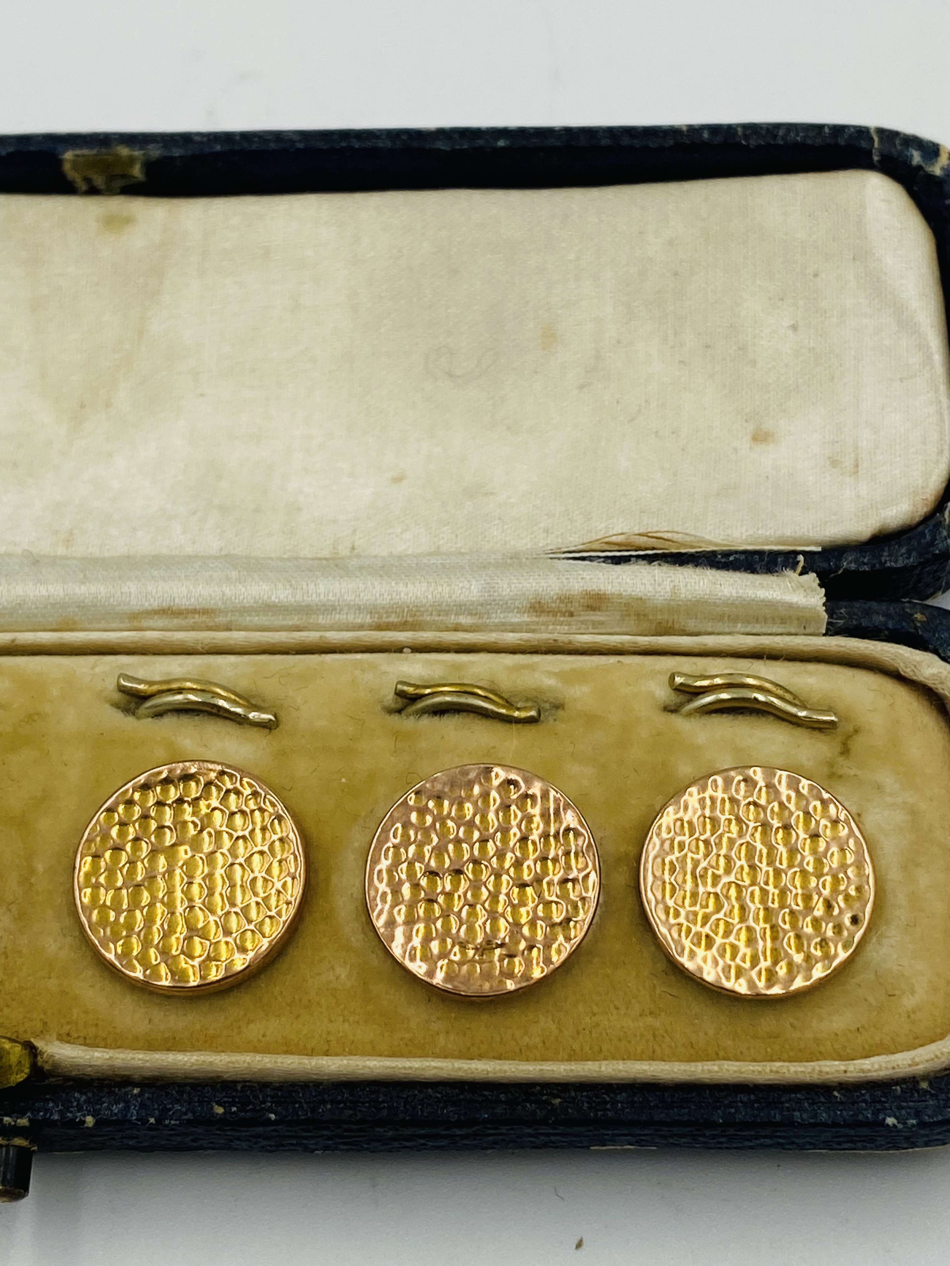Boxed set of six 9ct gold buttons - Image 2 of 4