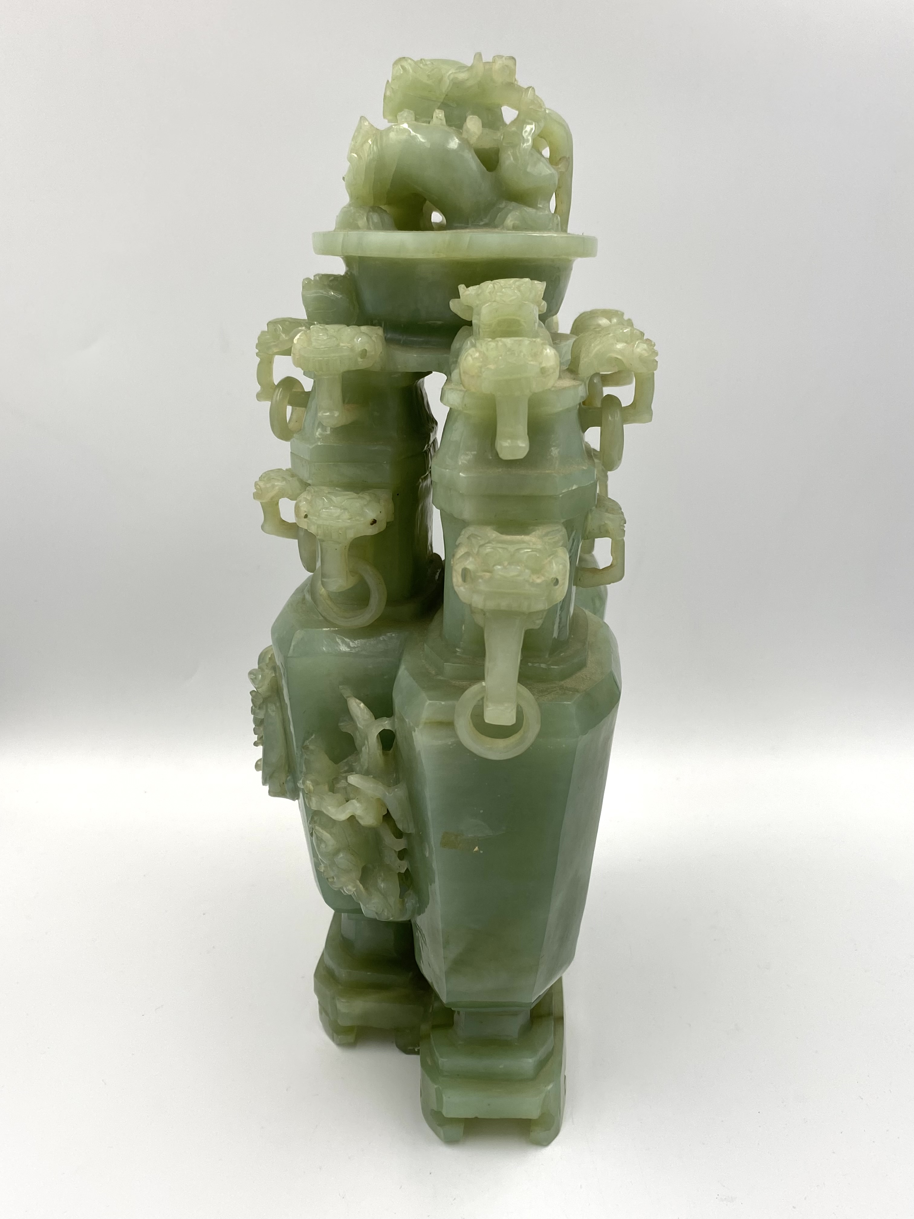 Chinese carved jade triple conjoined vessel and cover - Image 3 of 5