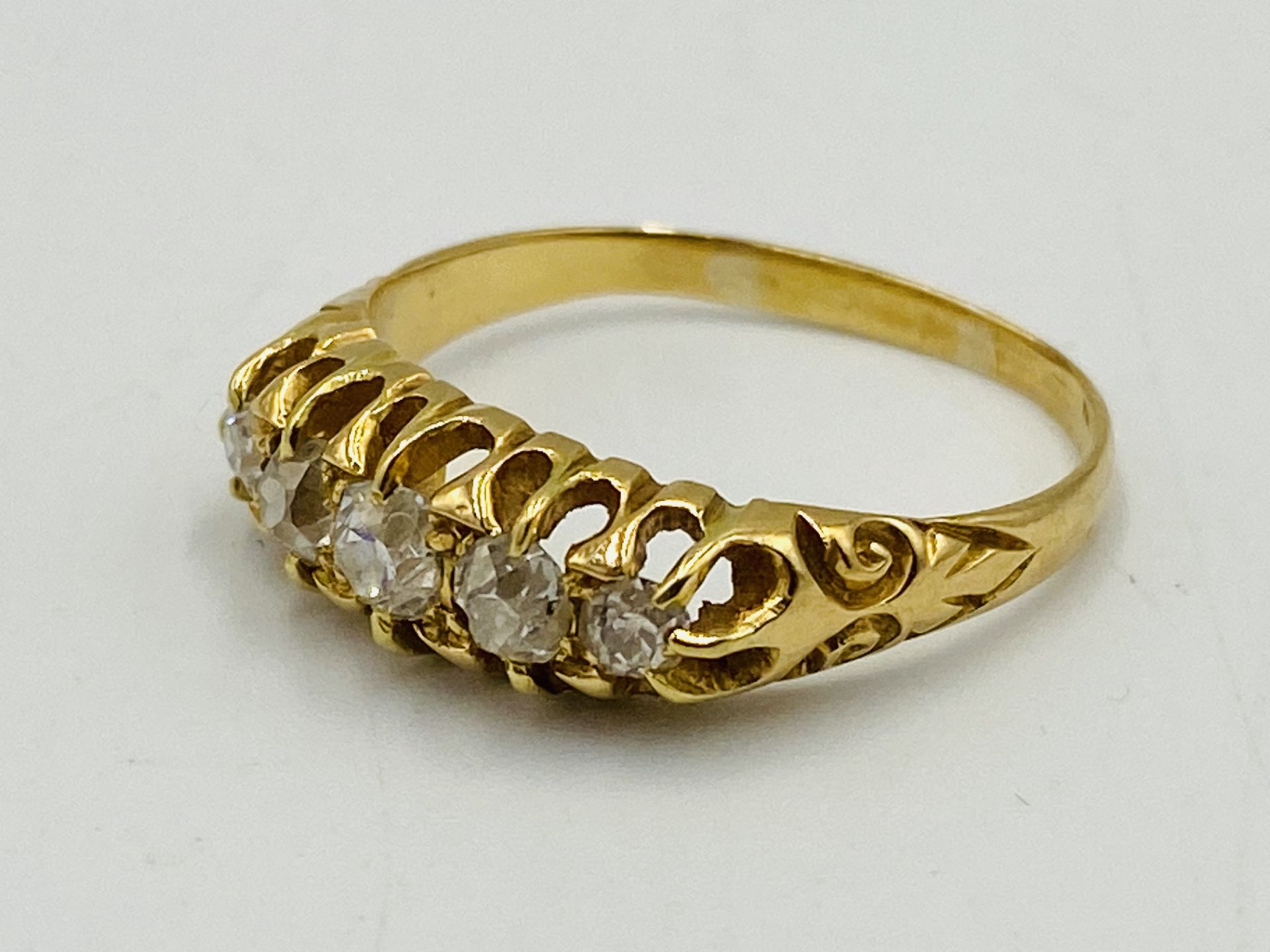 18ct gold ring set with diamonds - Image 2 of 4