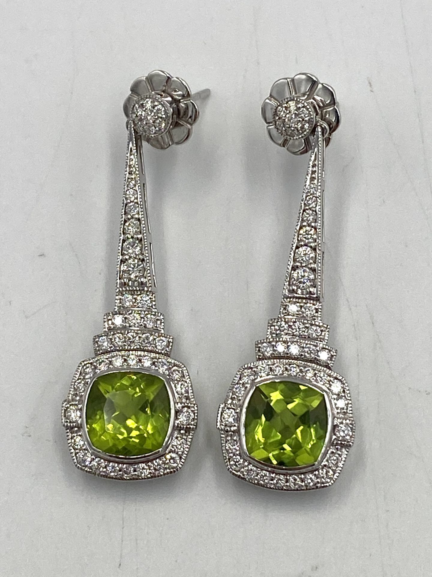 18ct diamond and green stone drop earrings - Image 4 of 4