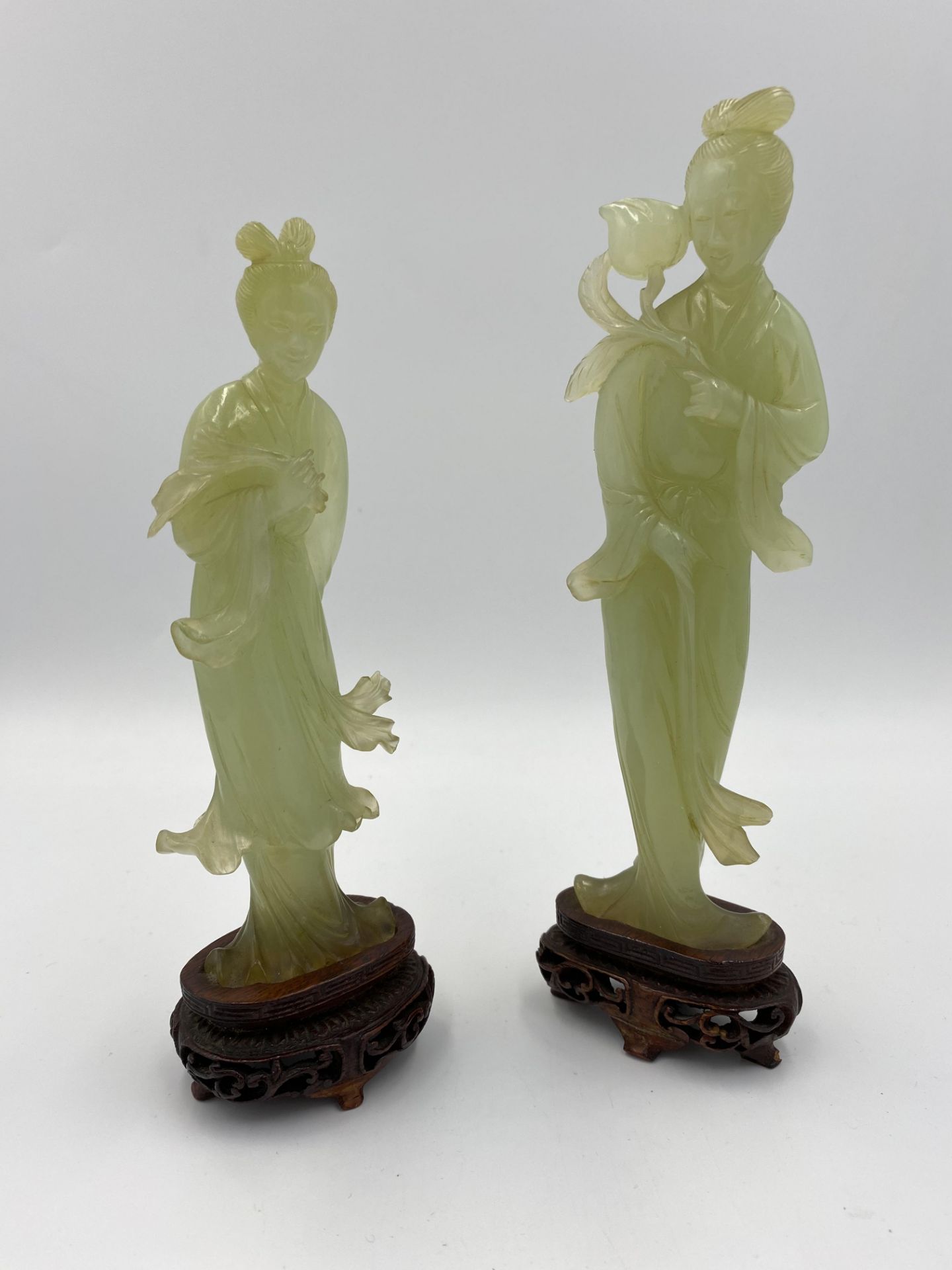 Pair of early 20th century chinese carved jade figures of Guanyin - Image 6 of 13