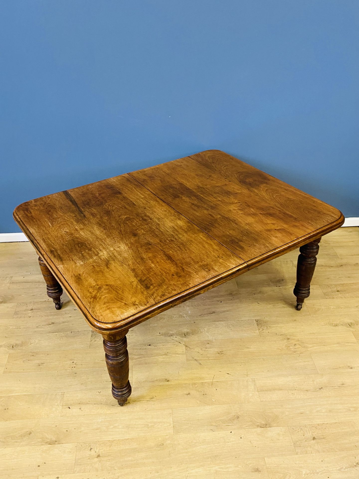 Late Victorian walnut extending dining table