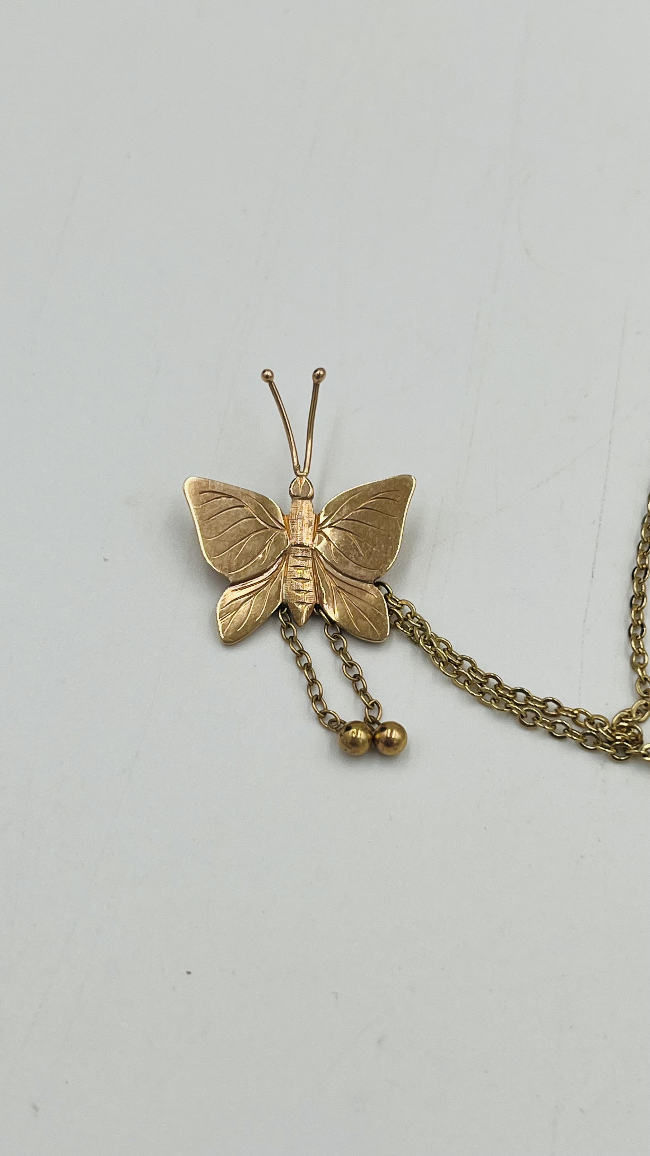 9ct gold pendant together with a 9ct gold pair of earrings - Image 4 of 4