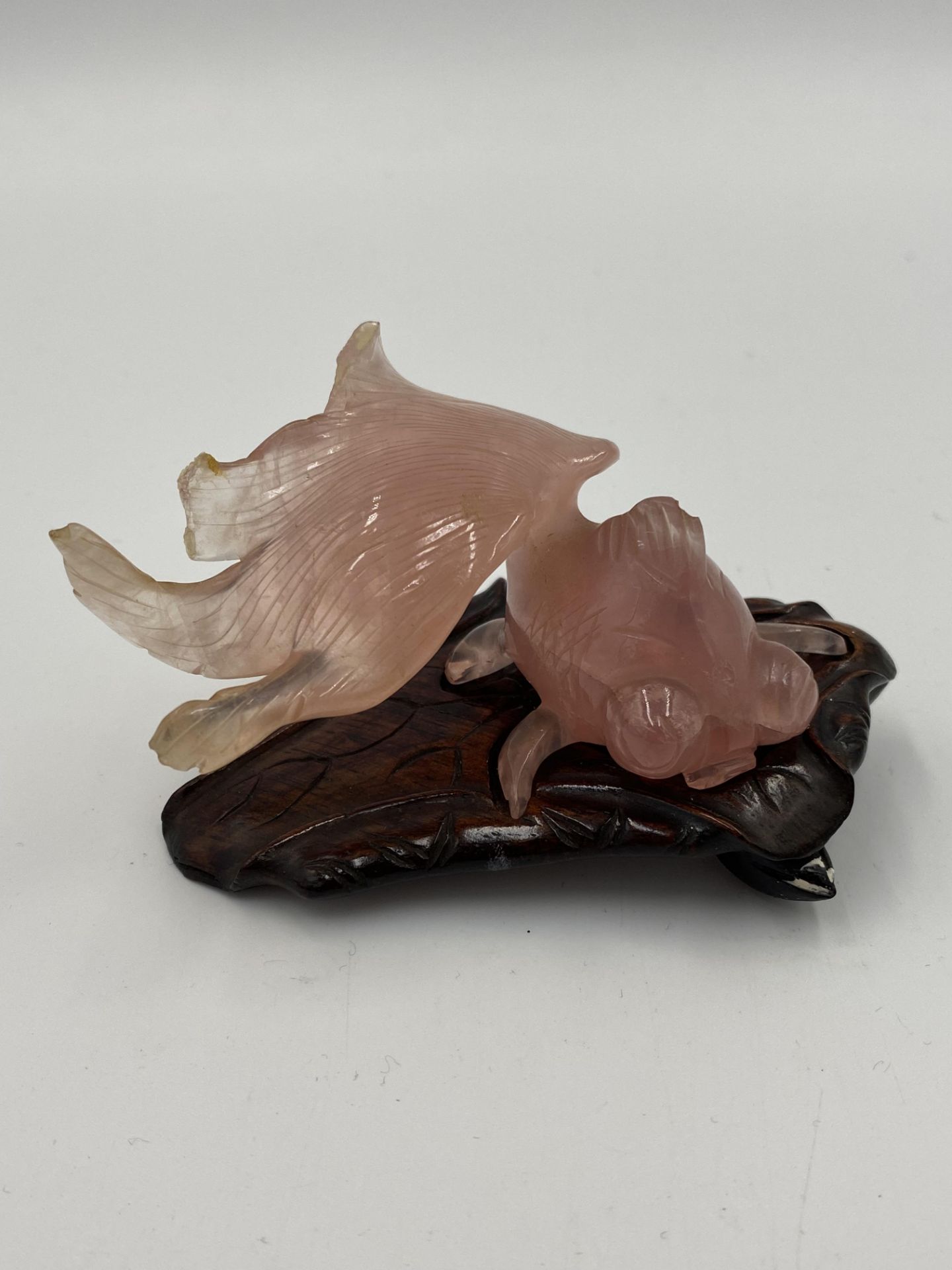 Early 20th century chinese carved rose quartz figure of a mythical fish - Image 9 of 12