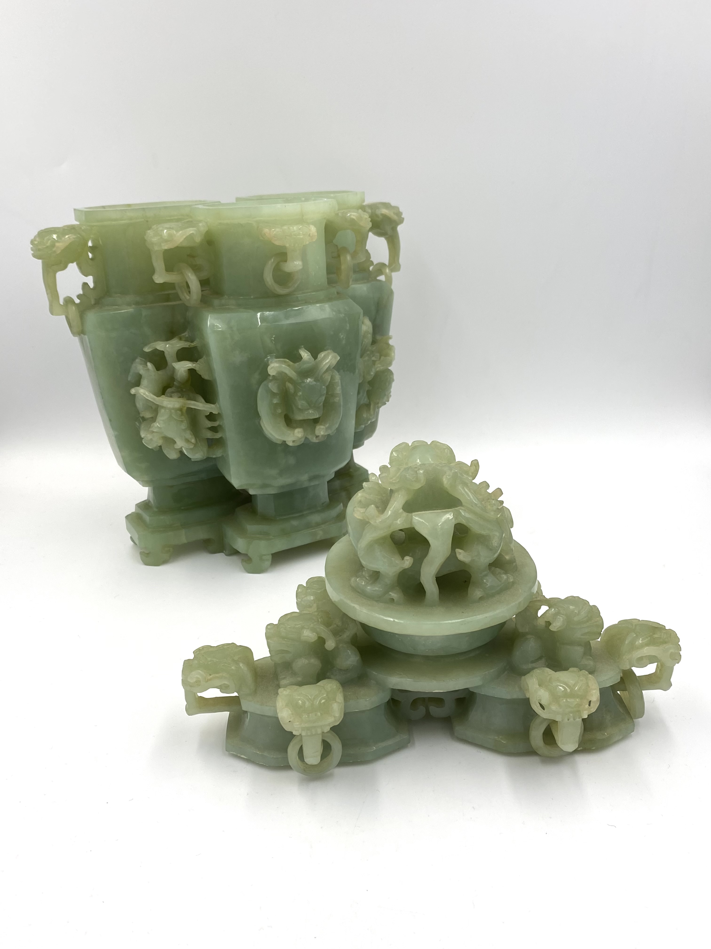 Chinese carved jade triple conjoined vessel and cover - Image 4 of 5