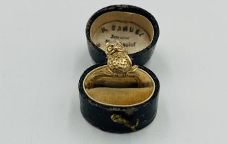 9ct gold ring in the style of an owl