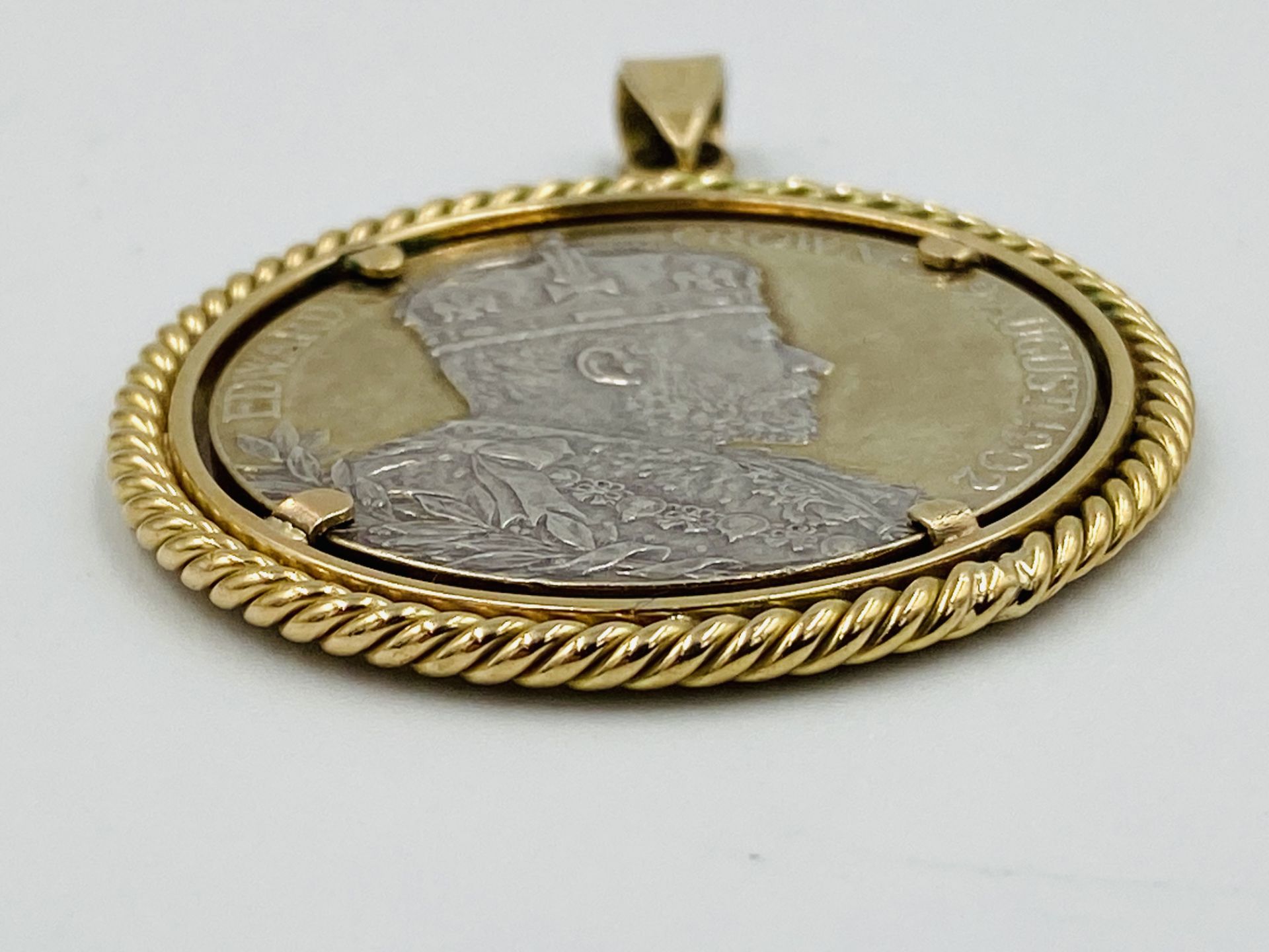 King Edward VII silver coronation medal in 9ct gold pendant - Bild 3 aus 3