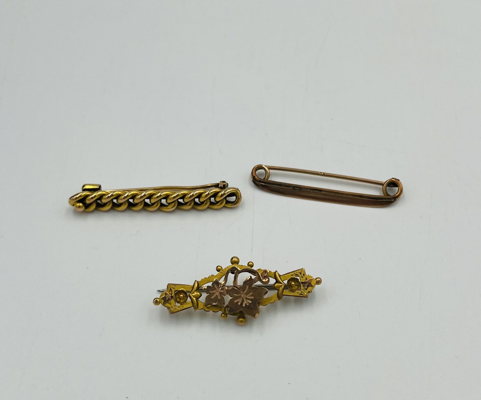 Three 9ct gold bar brooches - Image 2 of 4