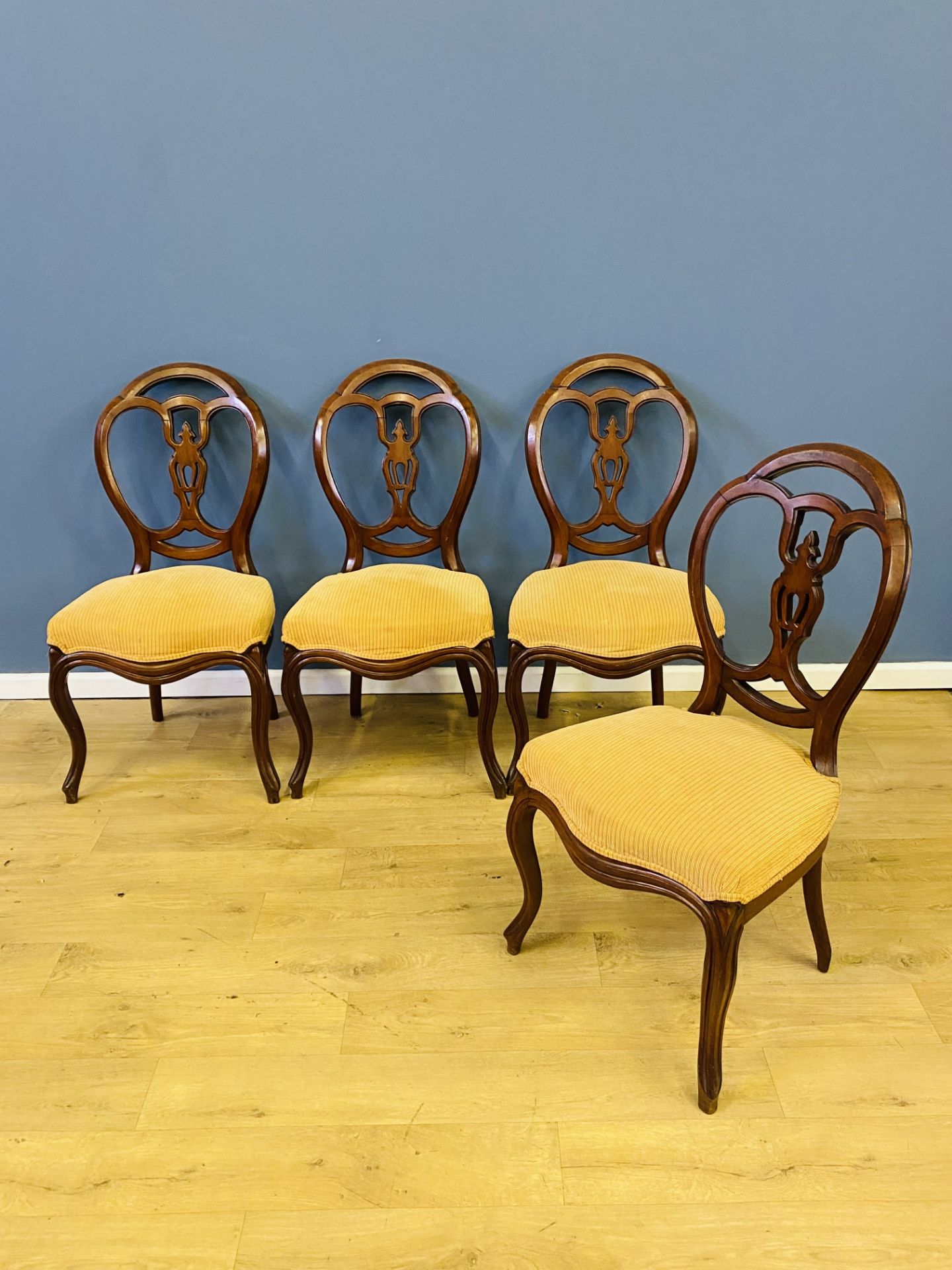 Four walnut balloon back chairs - Image 3 of 6