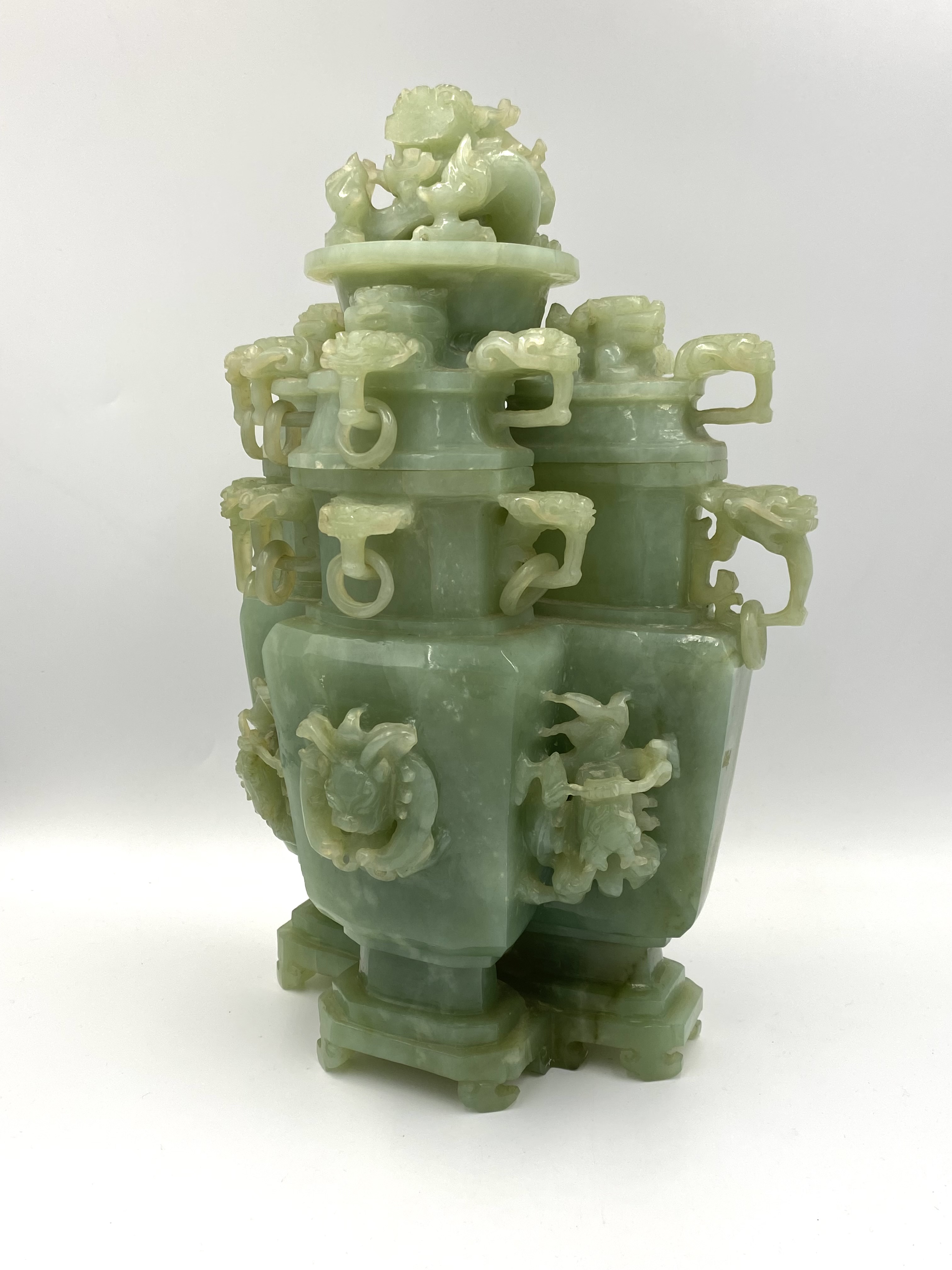 Chinese carved jade triple conjoined vessel and cover - Image 5 of 5