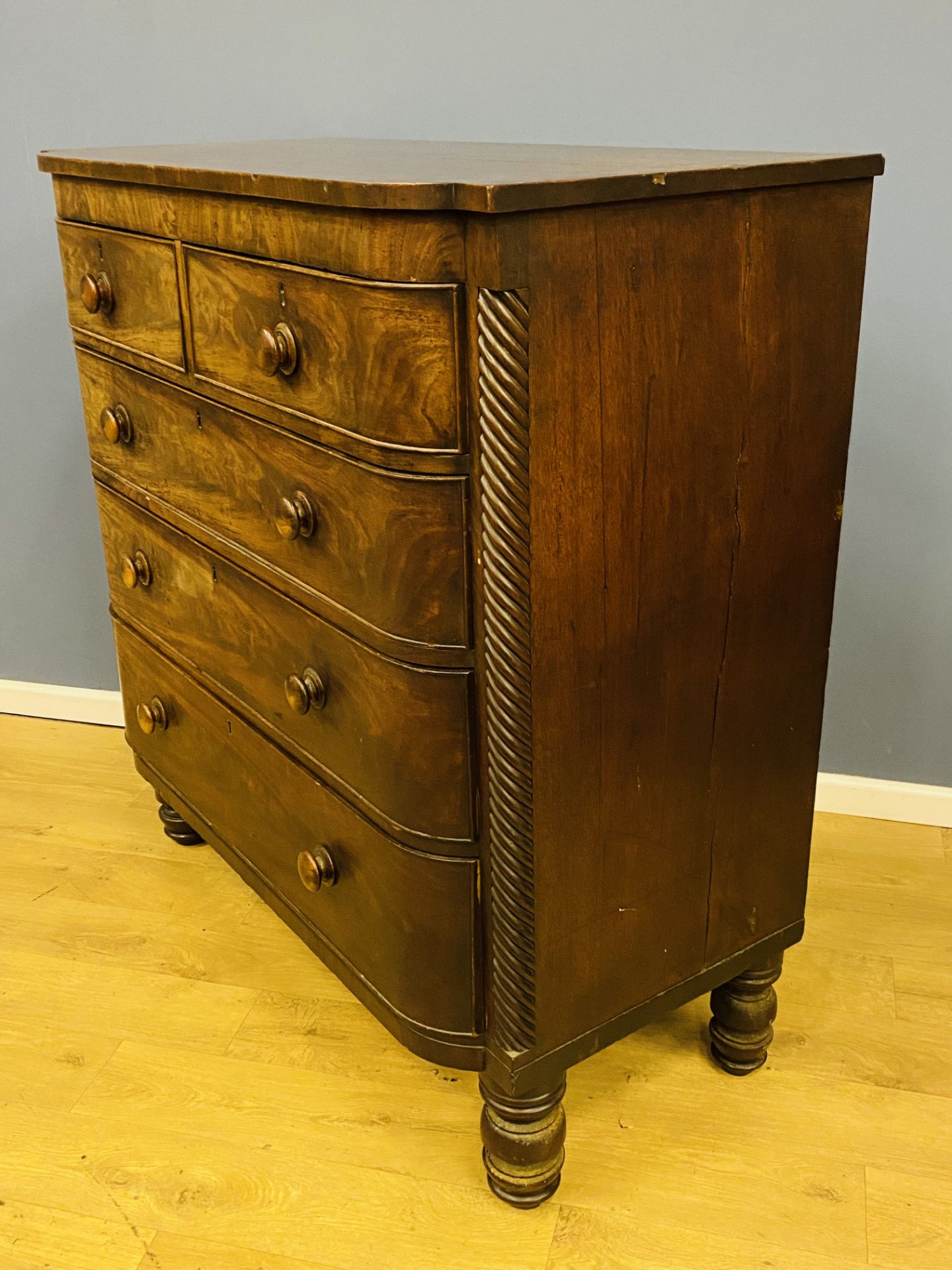 Victorian mahogany chest of drawers - Image 5 of 6
