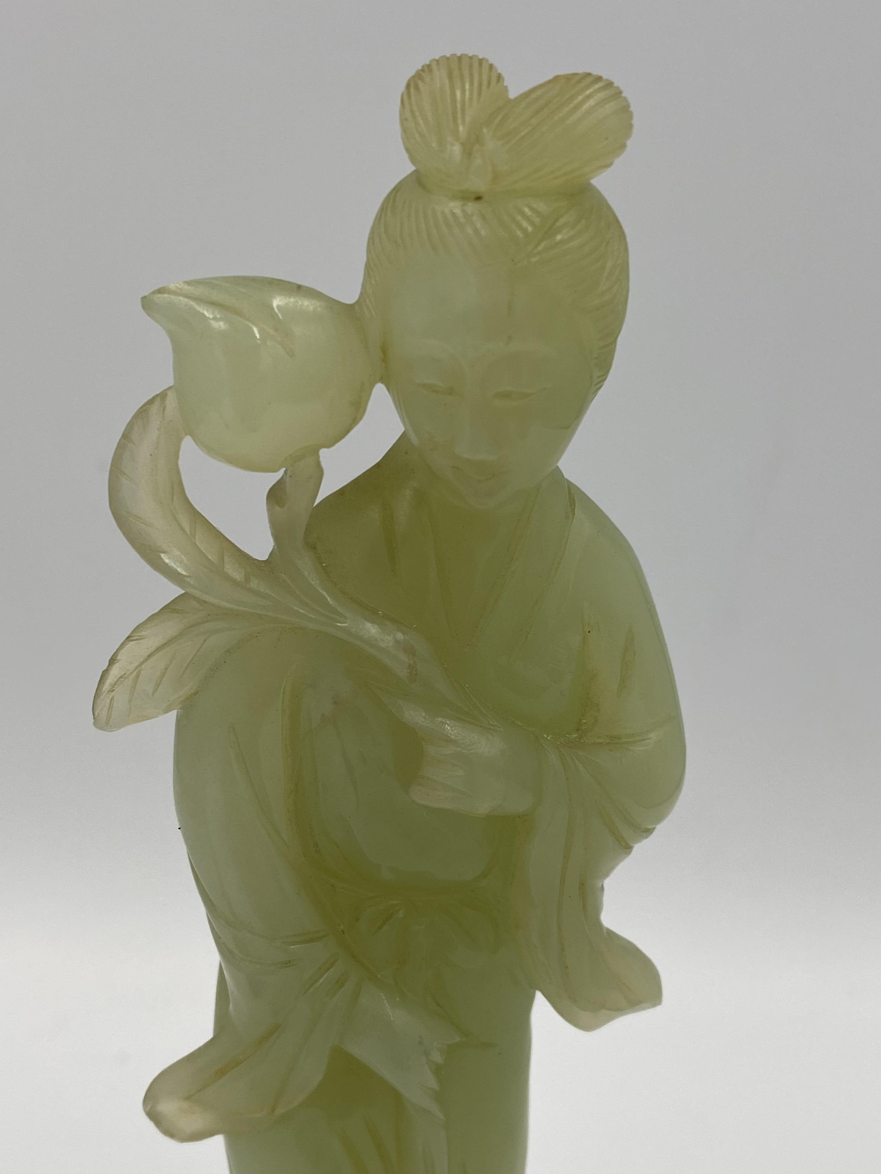 Pair of early 20th century chinese carved jade figures of Guanyin - Image 9 of 13