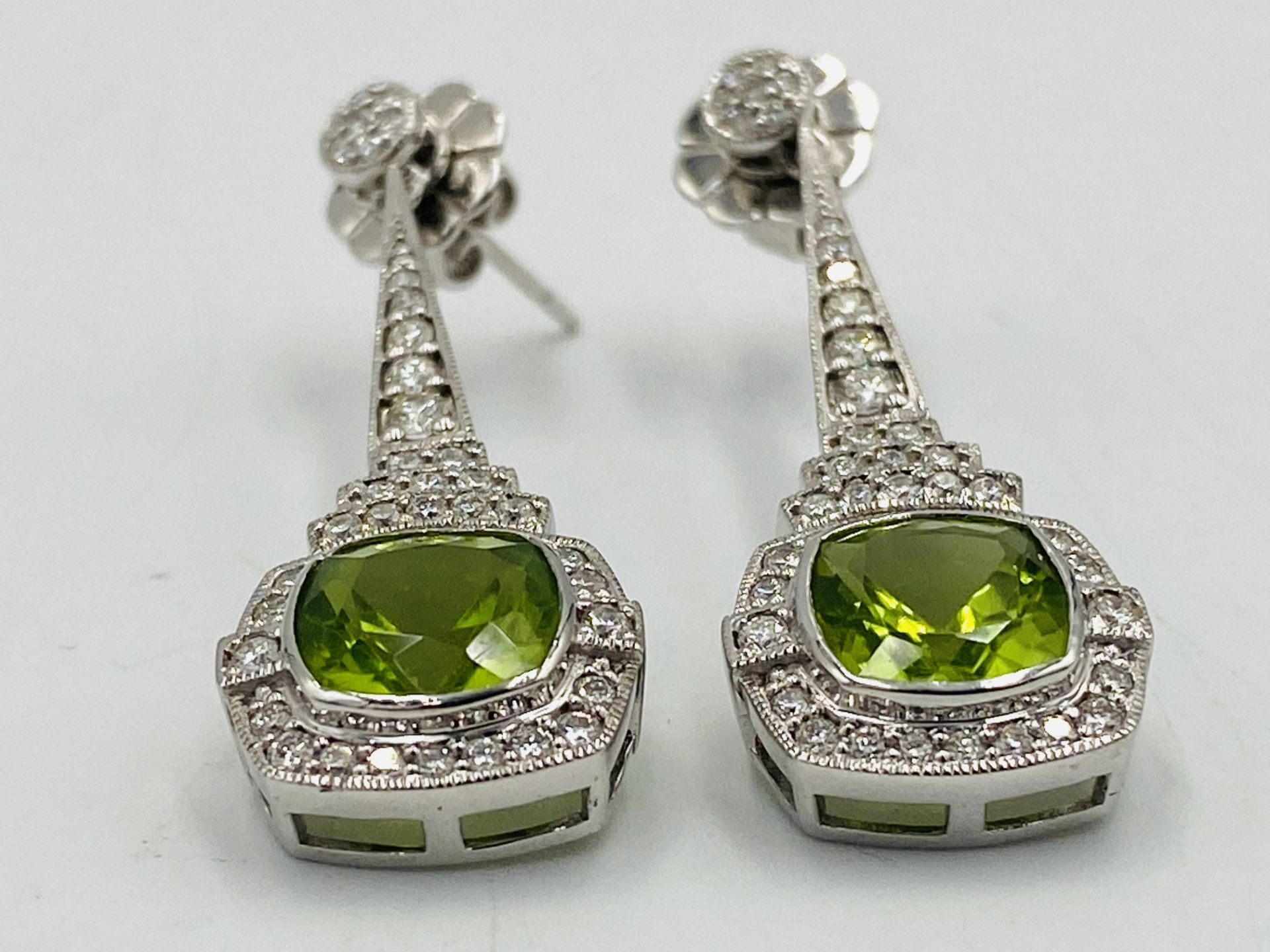 18ct diamond and green stone drop earrings - Image 2 of 4