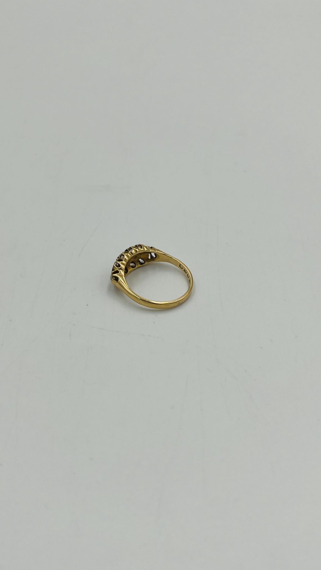 19ct gold ring set with diamonds and pearls - Image 3 of 5