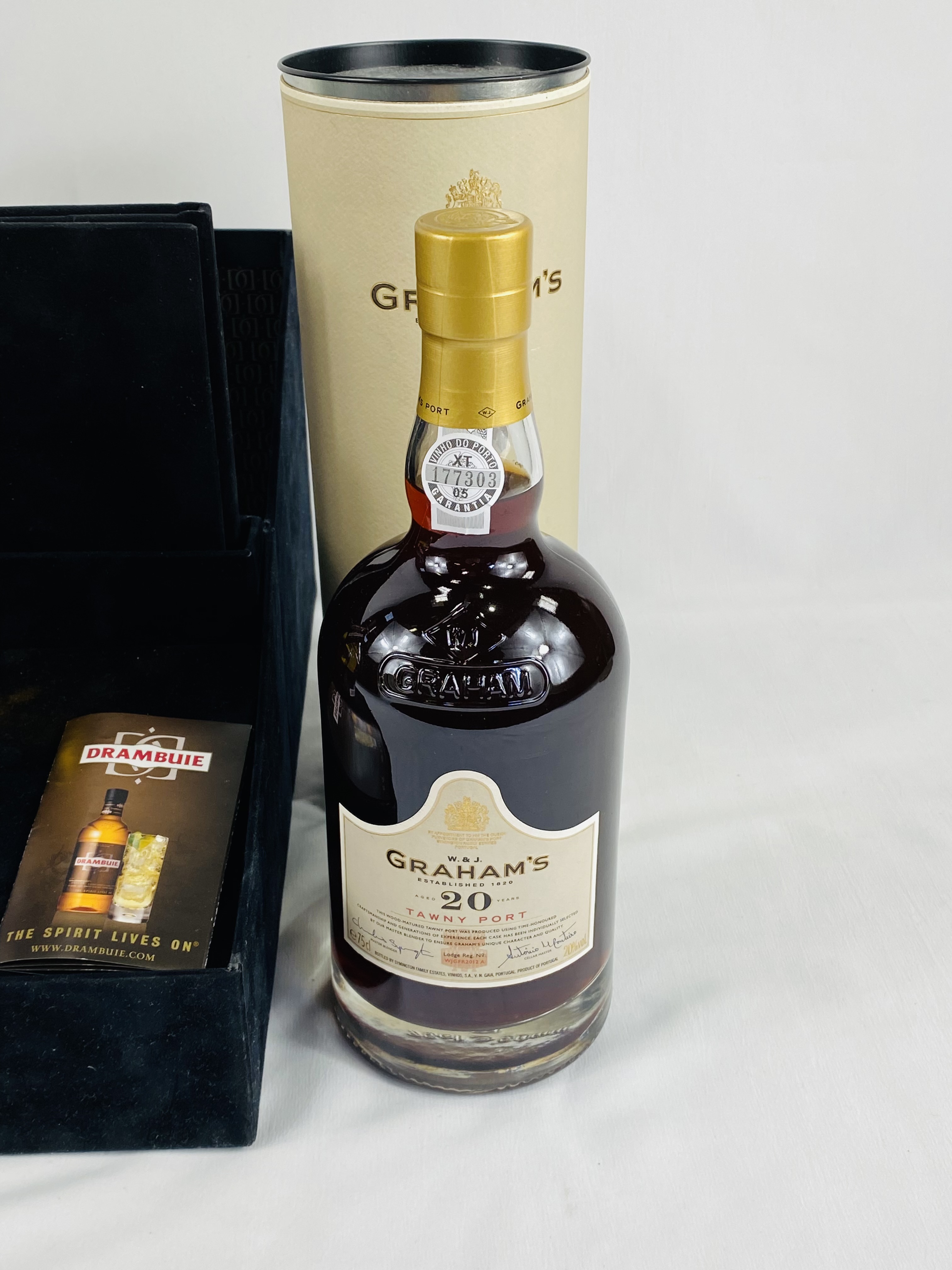 Bottle of Drambuie in presentation box together with a bottle of port - Image 3 of 5