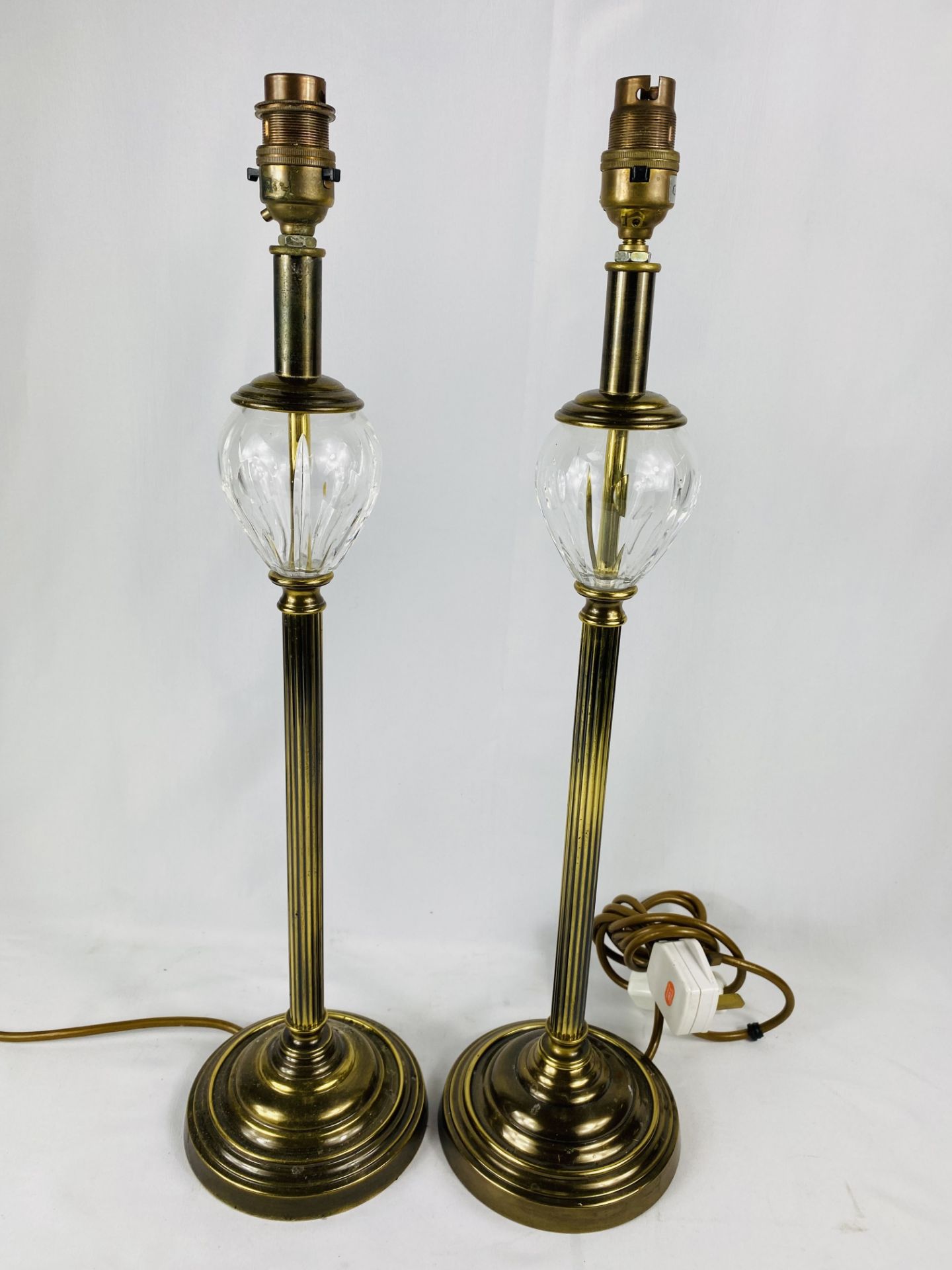 Pair of fluted brass and glass table lamps - Image 2 of 3