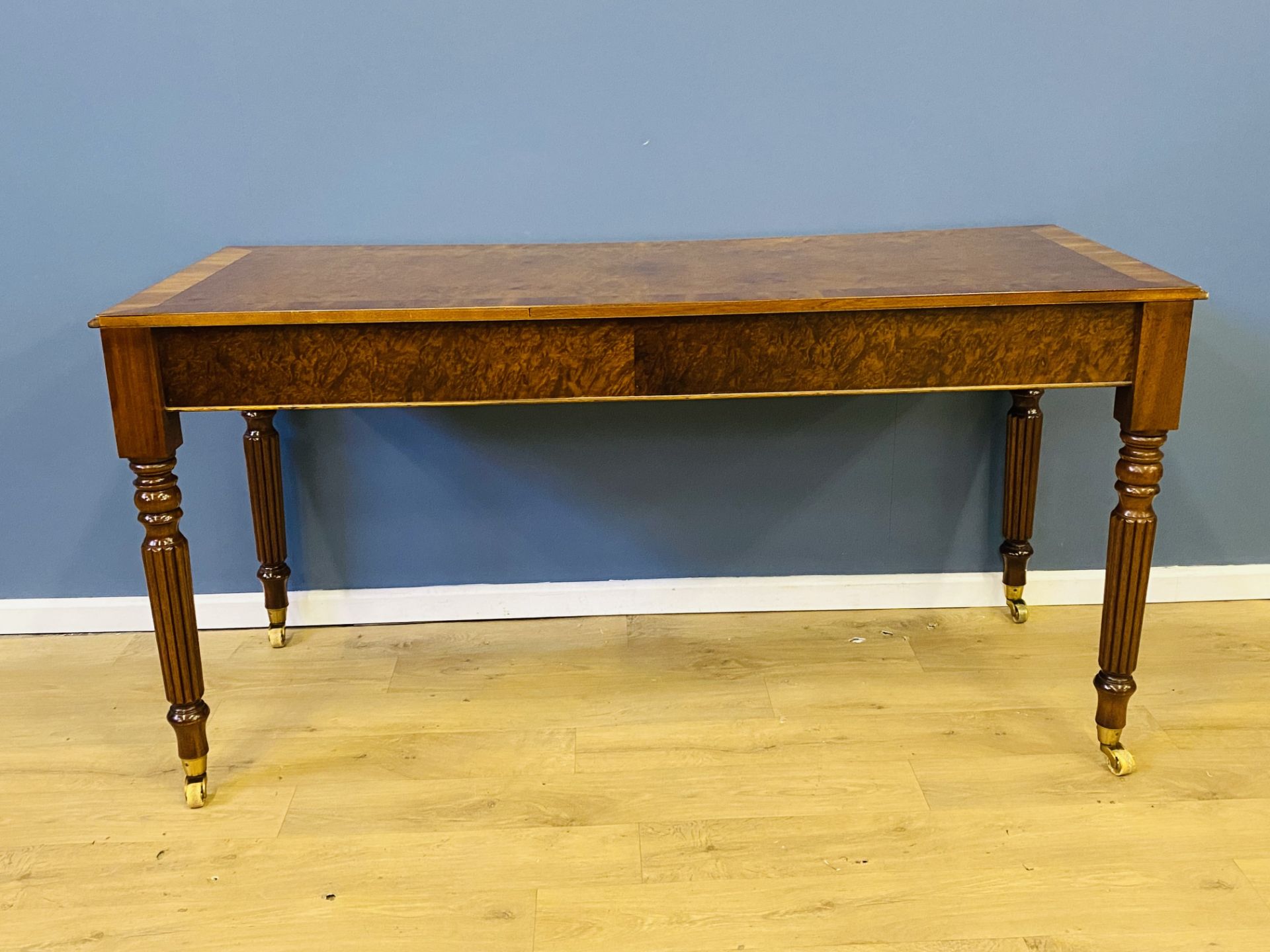 Reproduction burr walnut writing table - Image 3 of 7