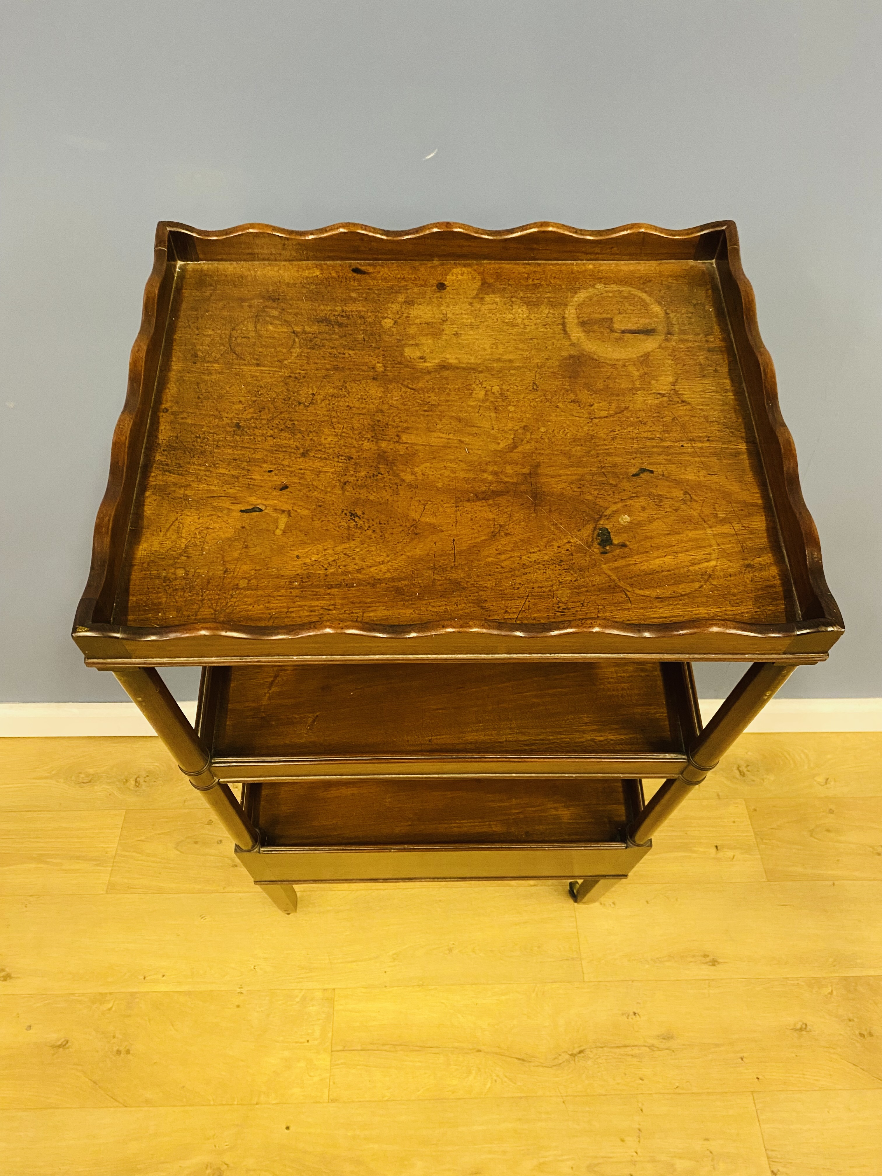 Georgian mahogany three tier etagere - Image 7 of 8