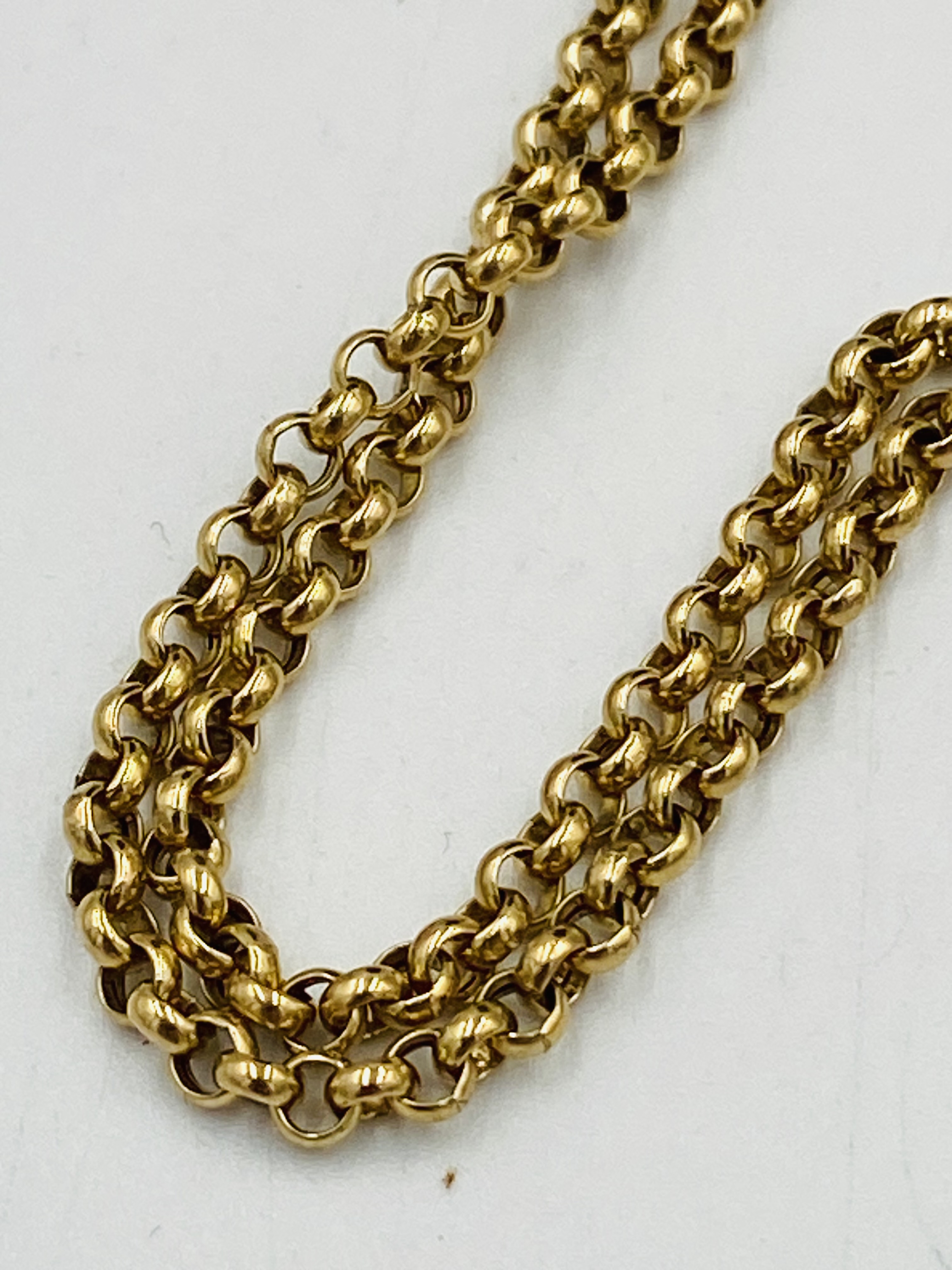 9ct gold chain with yellow metal and green stone pendant - Image 4 of 5
