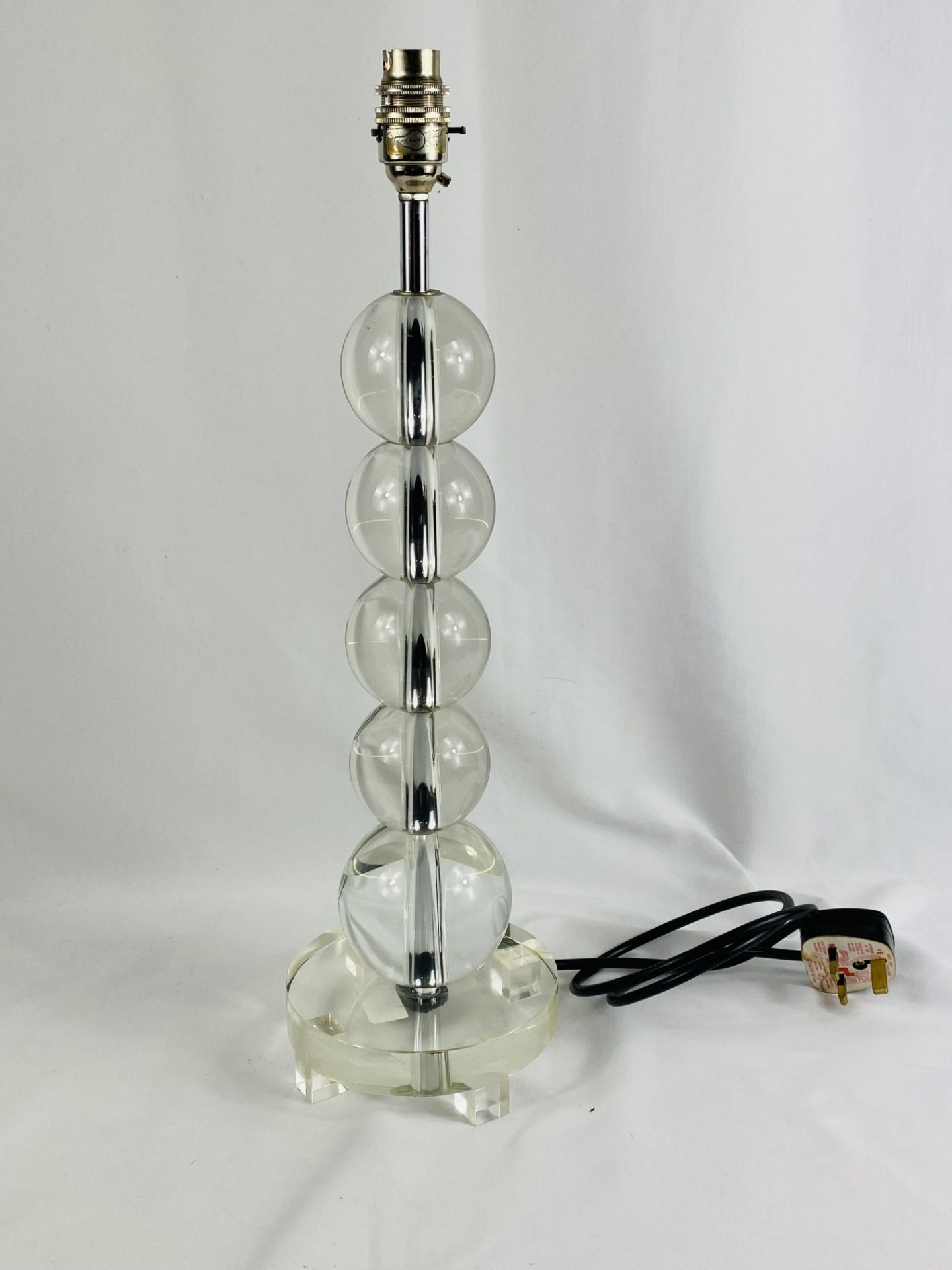 Contemporary glass and chrome table lamp - Image 3 of 4