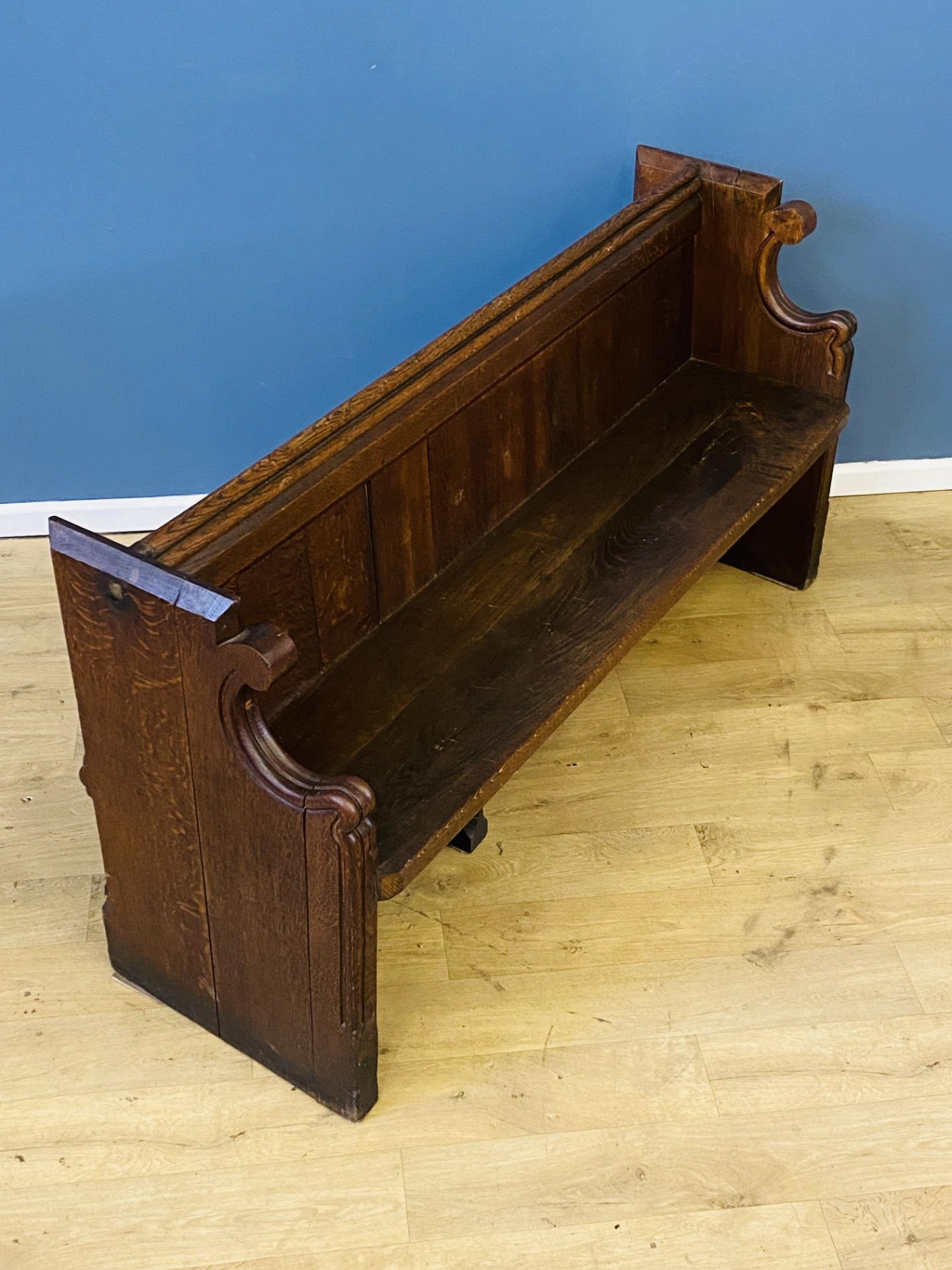 Victorian oak church pew - Image 3 of 4