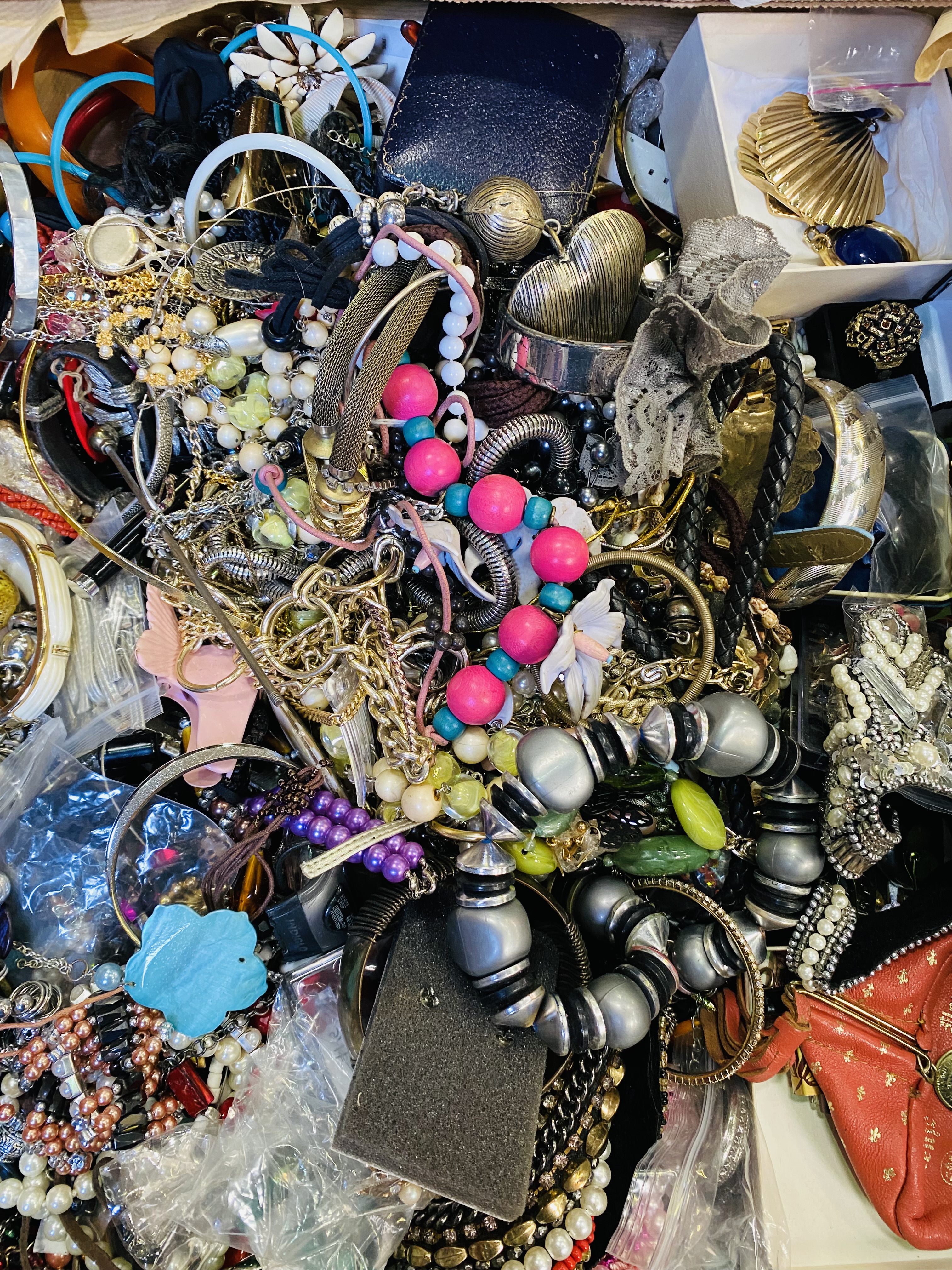 Quantity of costume jewellery - Image 3 of 3