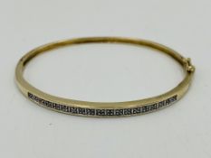 9ct gold bangle