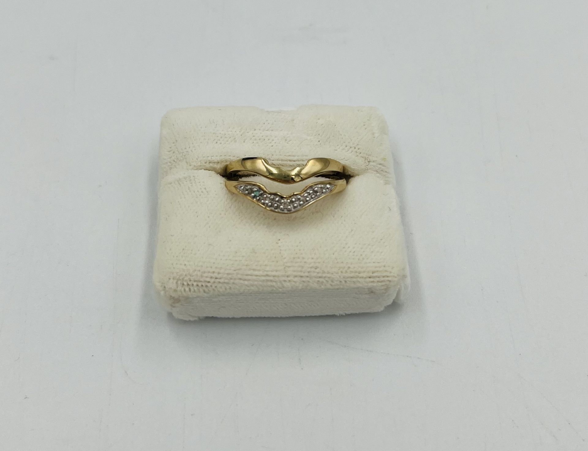 9ct gold ring together with a similar yellow metal ring - Bild 2 aus 8
