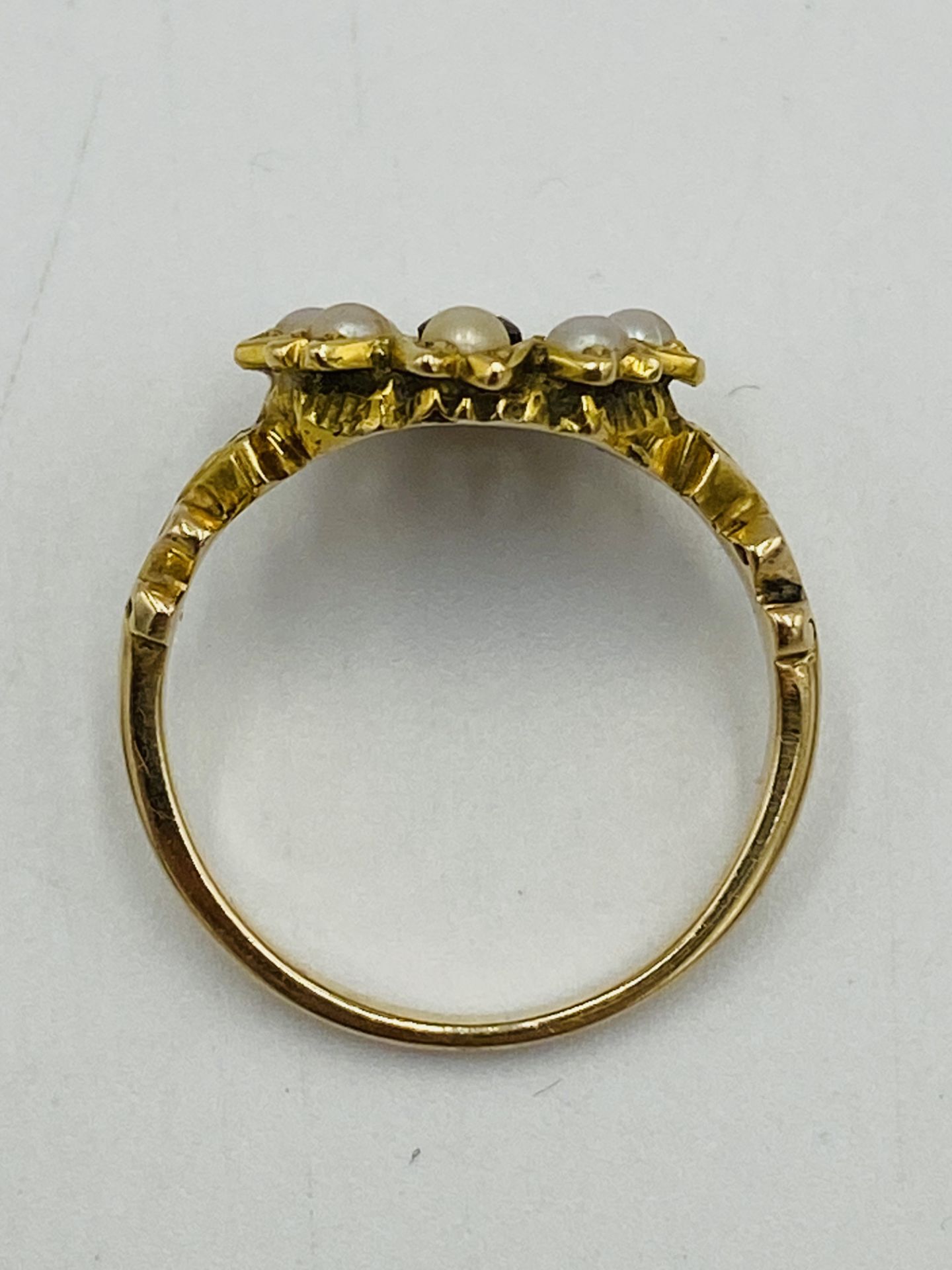Victorian 18ct gold ring - Image 2 of 4
