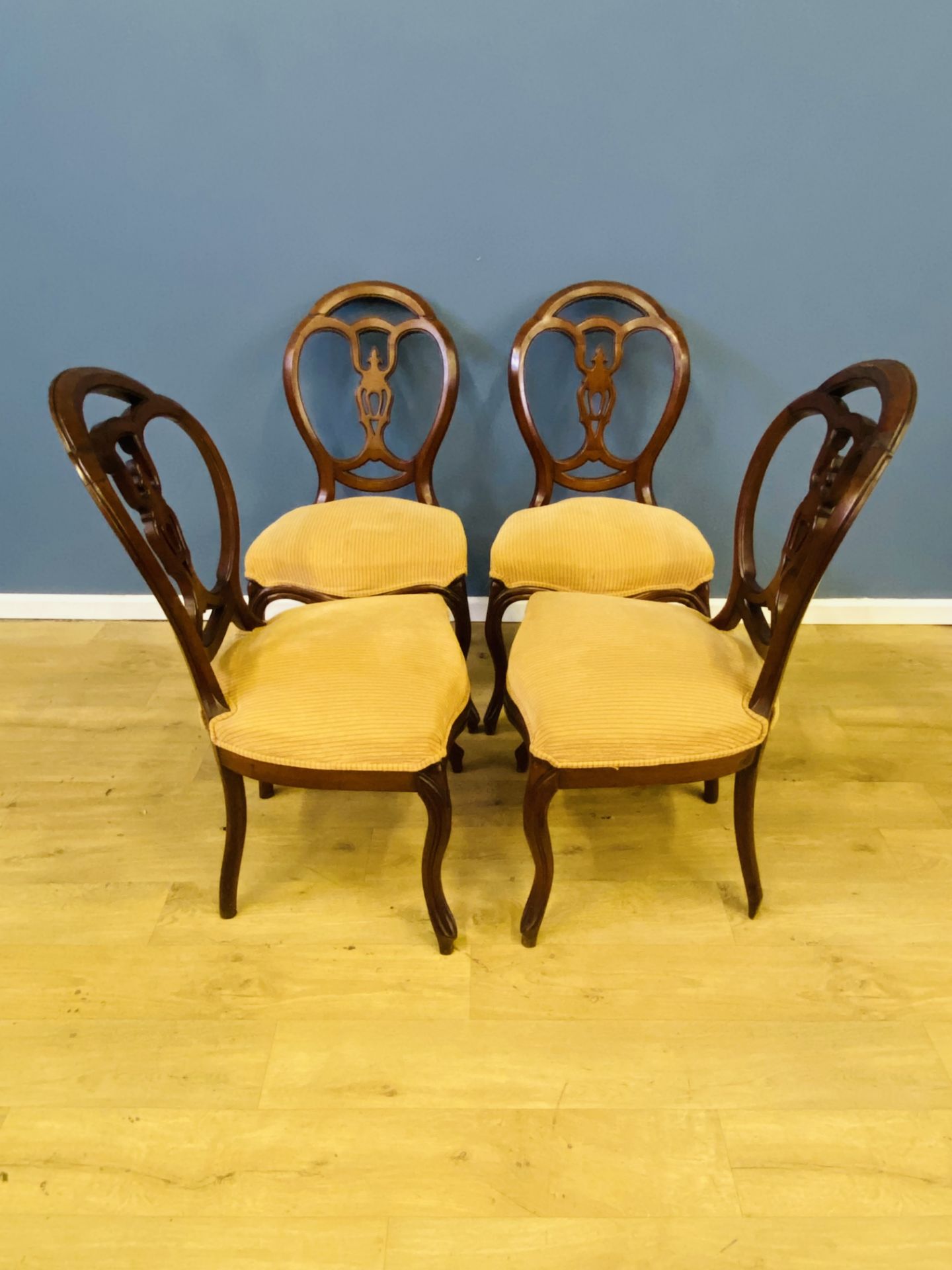 Four walnut balloon back chairs - Image 2 of 6