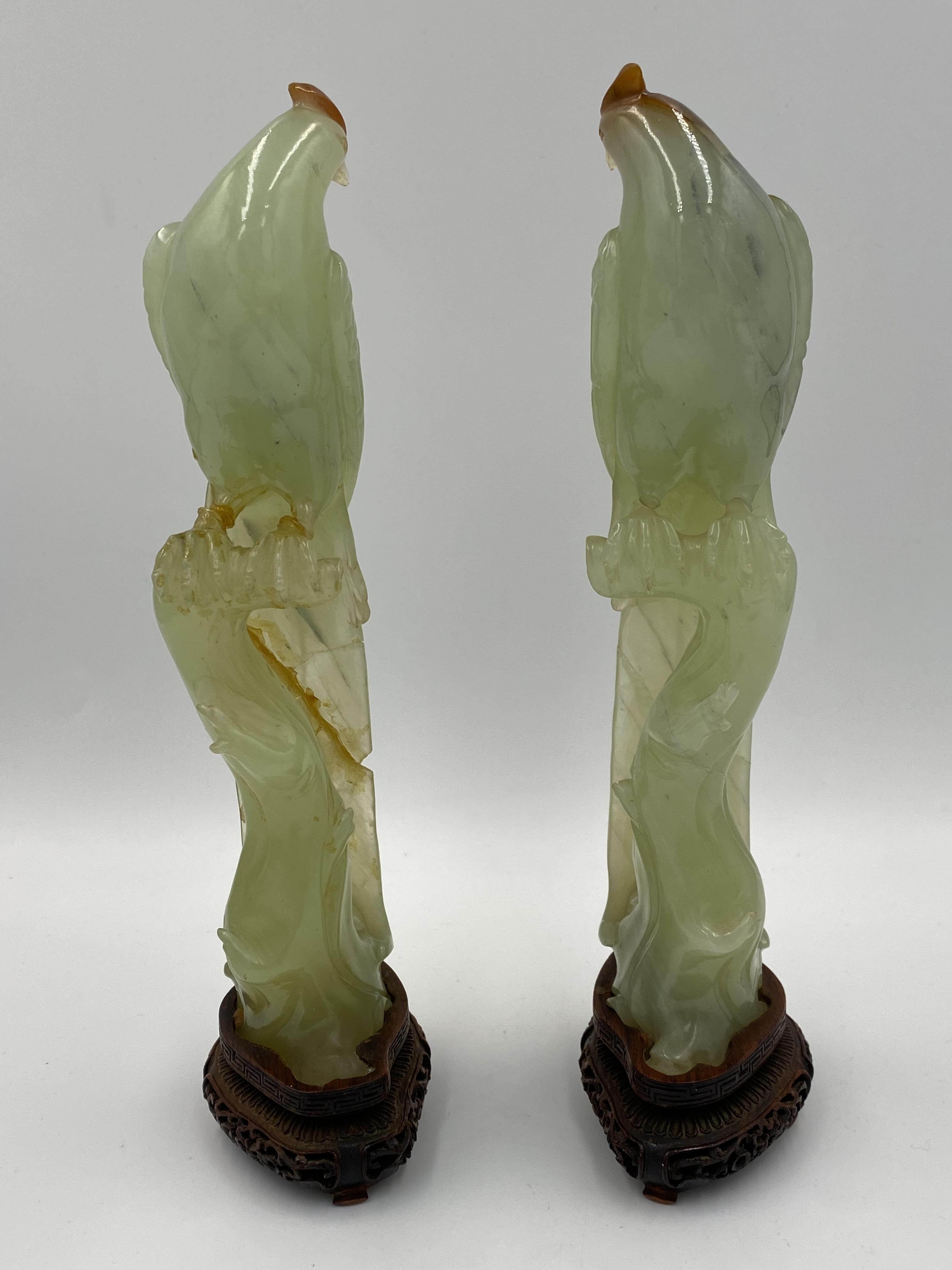 Pair of early 20th century chinese carved jade birds resting on tree stumps - Image 3 of 12