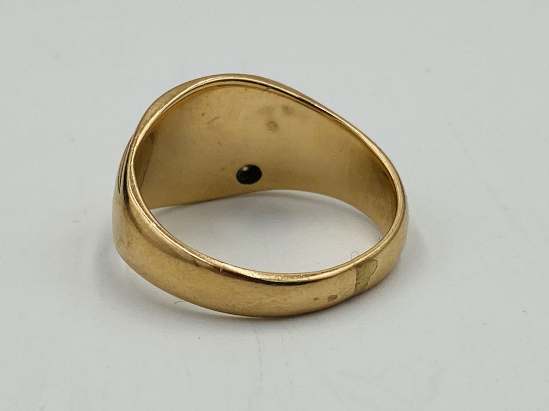 9ct gold signet ring - Image 5 of 5