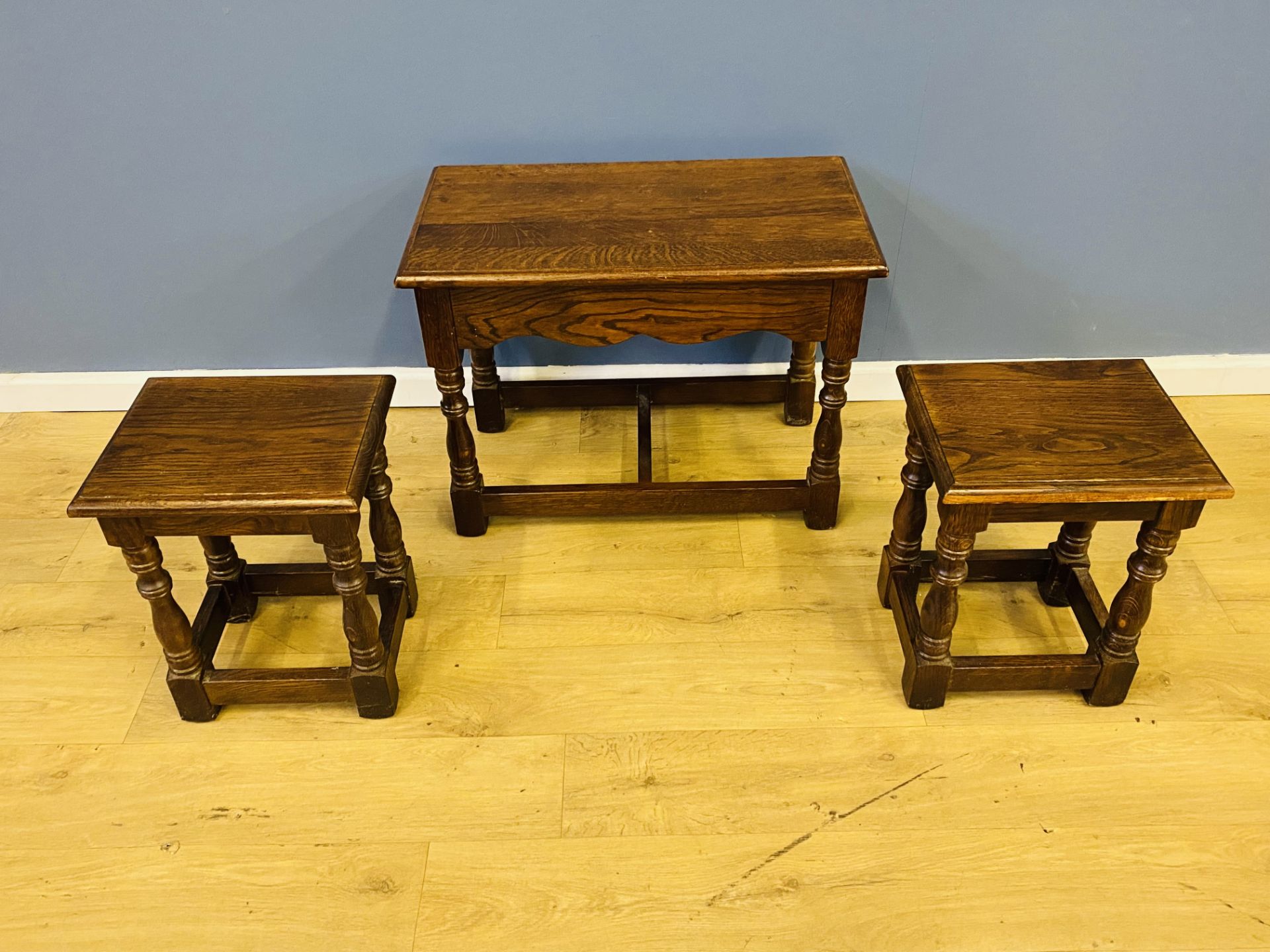 Nest of oak tables - Image 2 of 5