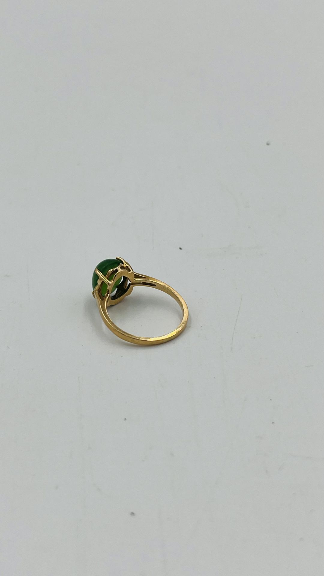 10ct gold ring set with a jade cabochon - Bild 3 aus 5