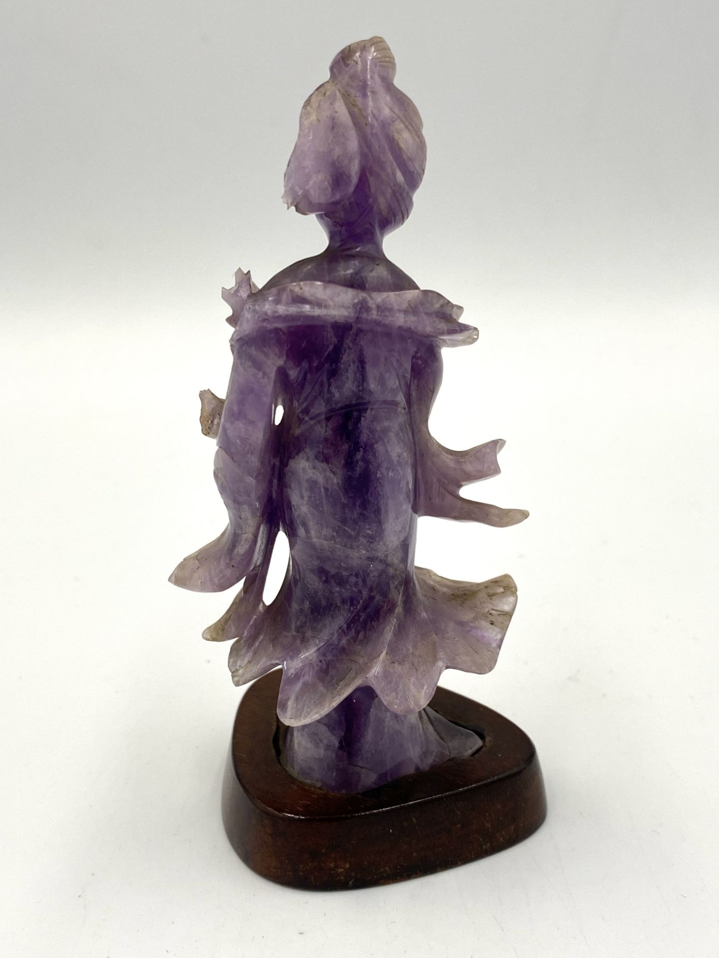 Early 20th century chinese carved amethyst figure of Guanyin - Image 4 of 6