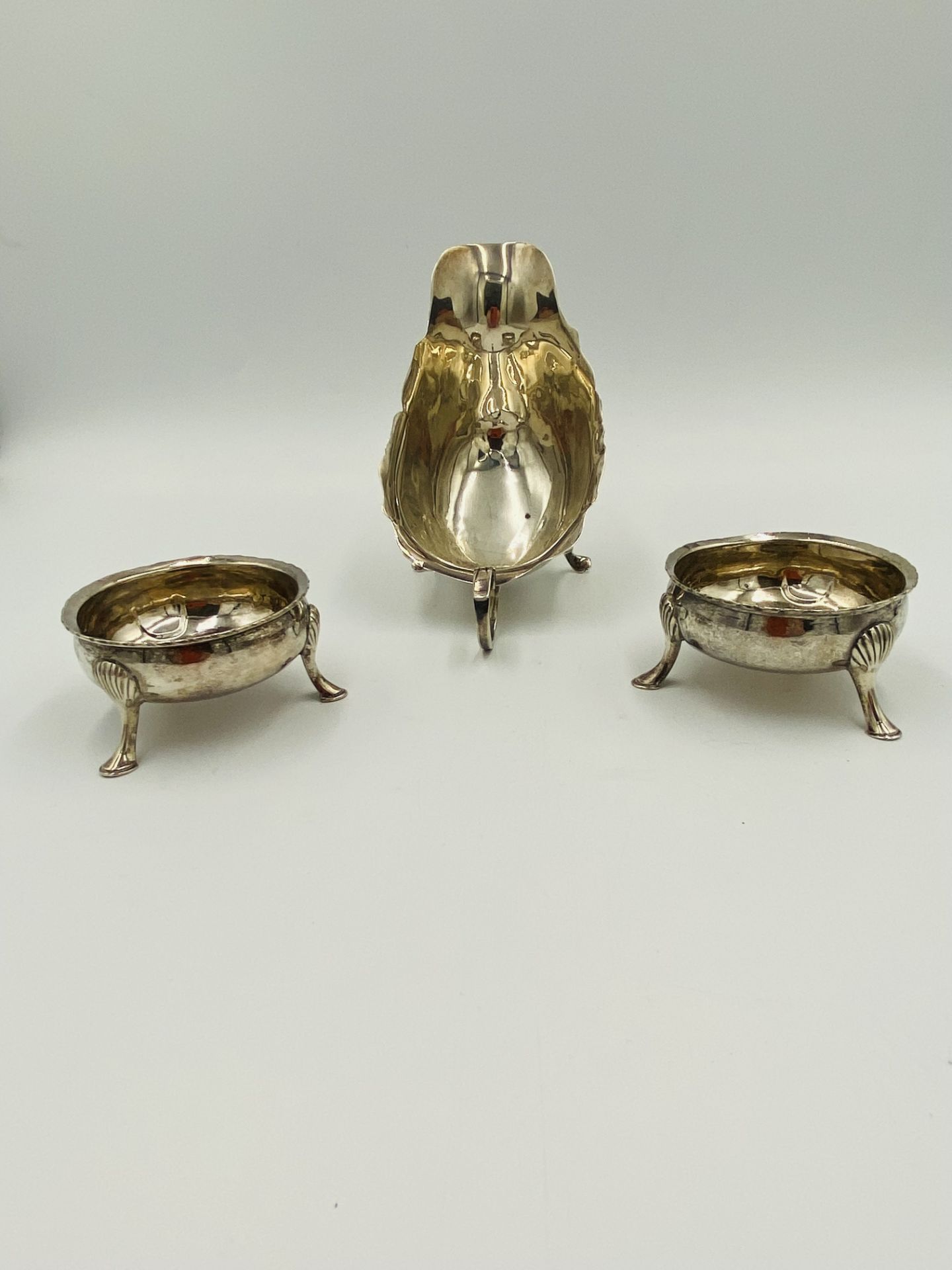 Silver sauce boat with two silver salts - Bild 4 aus 5
