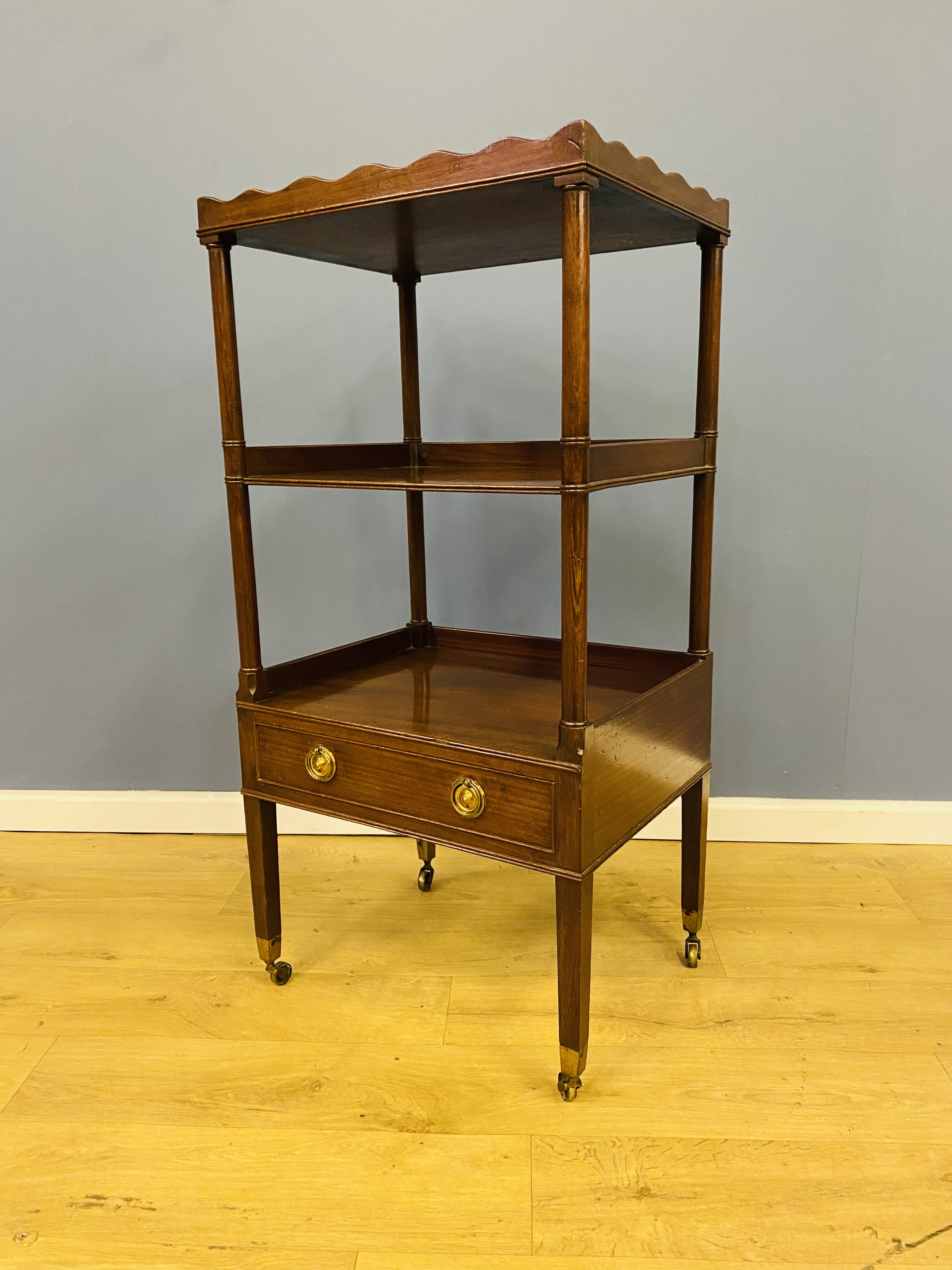 Georgian mahogany three tier etagere - Image 5 of 8