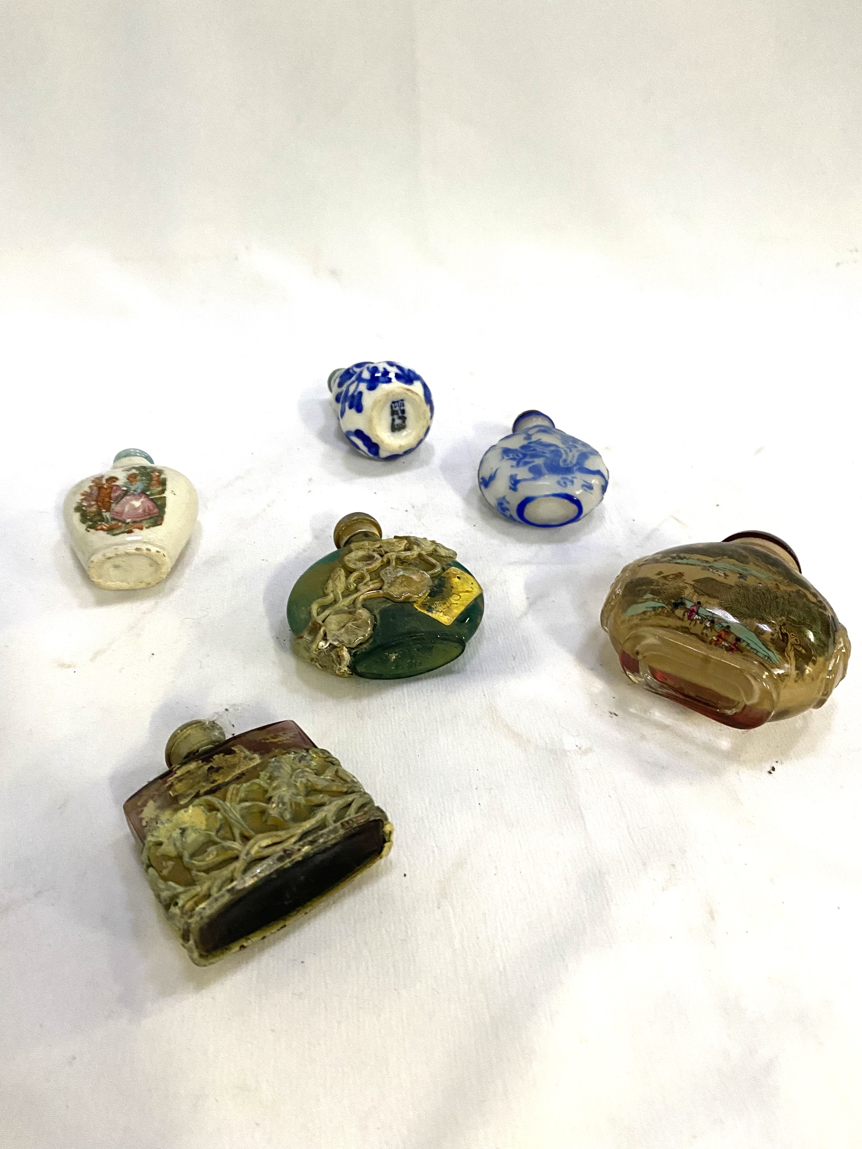 Group of six Chinese snuff bottles - Image 3 of 3